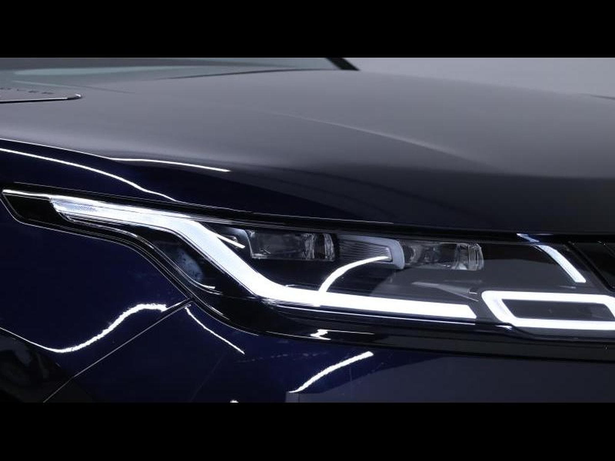 Land-Rover Range Rover Velar P250 R-Dynamic S AWD Auto (2022) - Photo 8