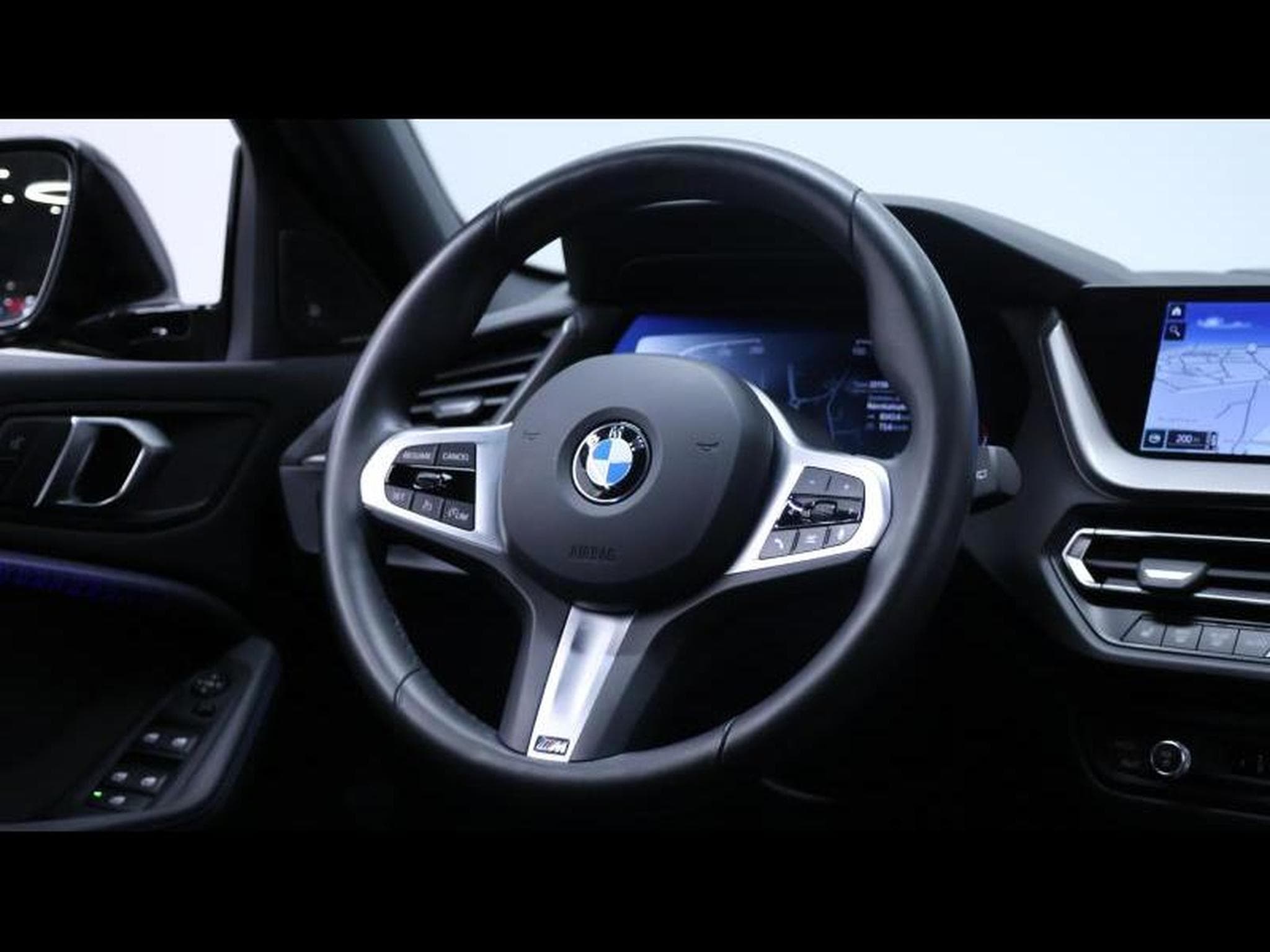 BMW 118 i hatch M Sport Steptronic (2024) - Photo 16