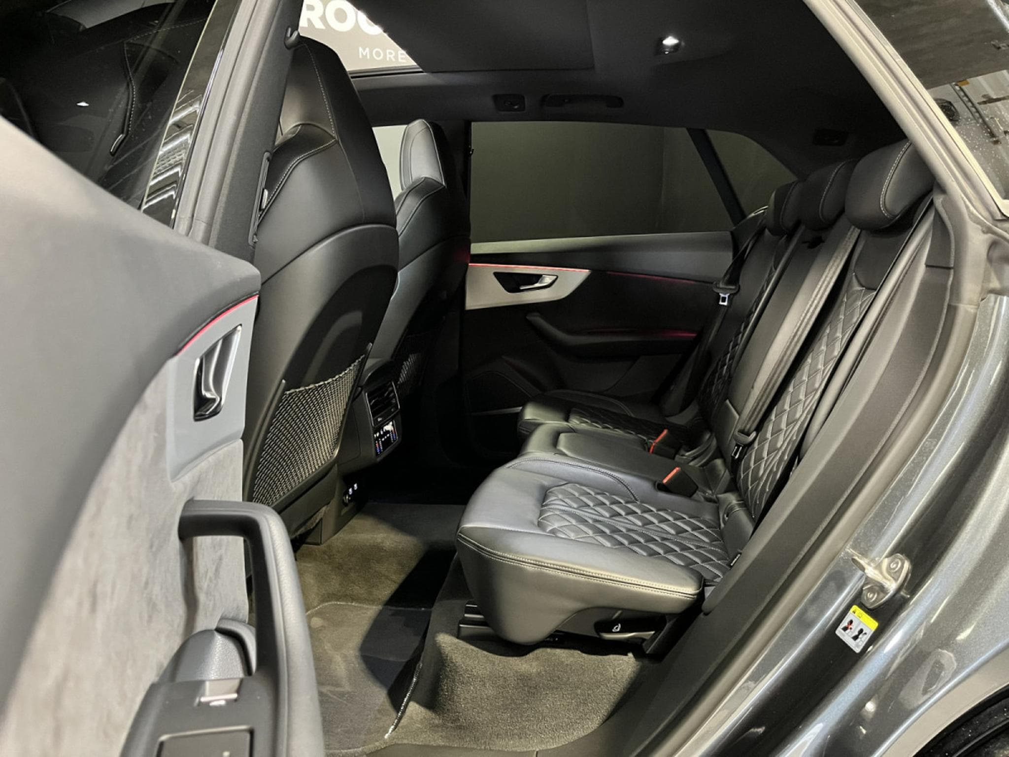 Audi SQ8 4.0 TDI Quattro/Matrix PANO/B&O/23/360°/HUD/AHK/ADAPTATIVE C (2021) - Foto 11