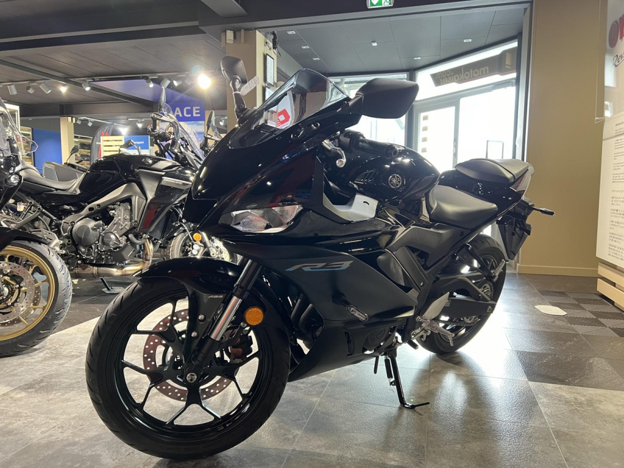 Yamaha YZF-R3 (2026) - Photo 2