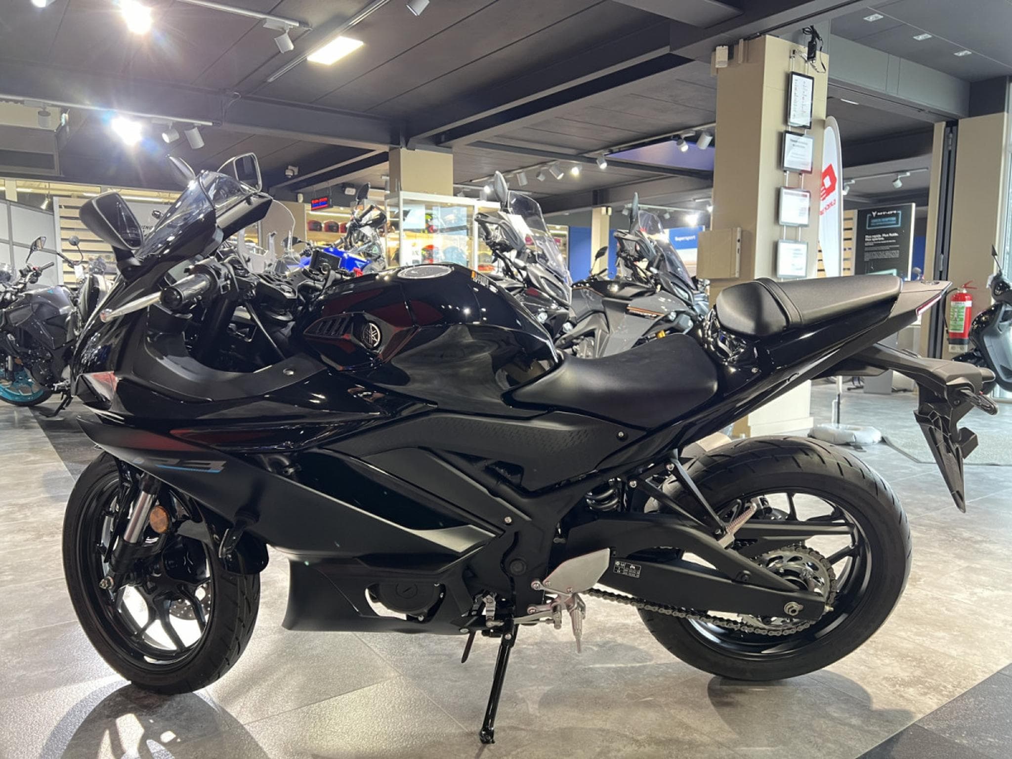 Yamaha YZF-R3 (2026) - Photo 4