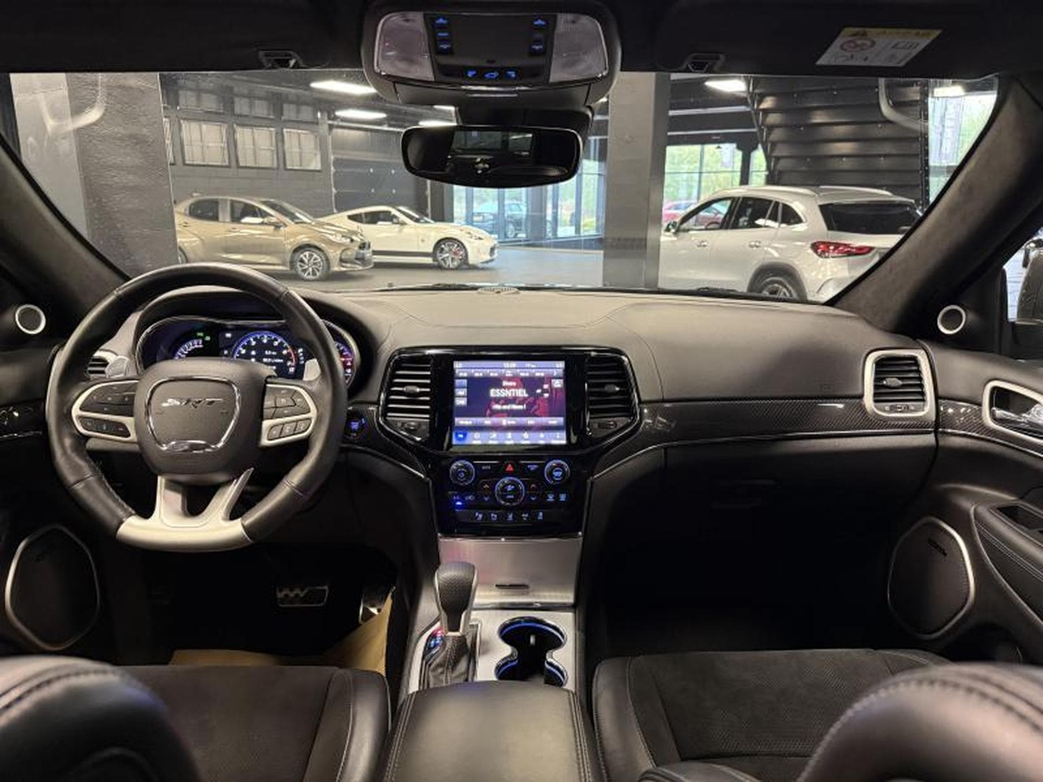 Jeep Cherokee 6.4 V8 SRT (2020) - Foto 14