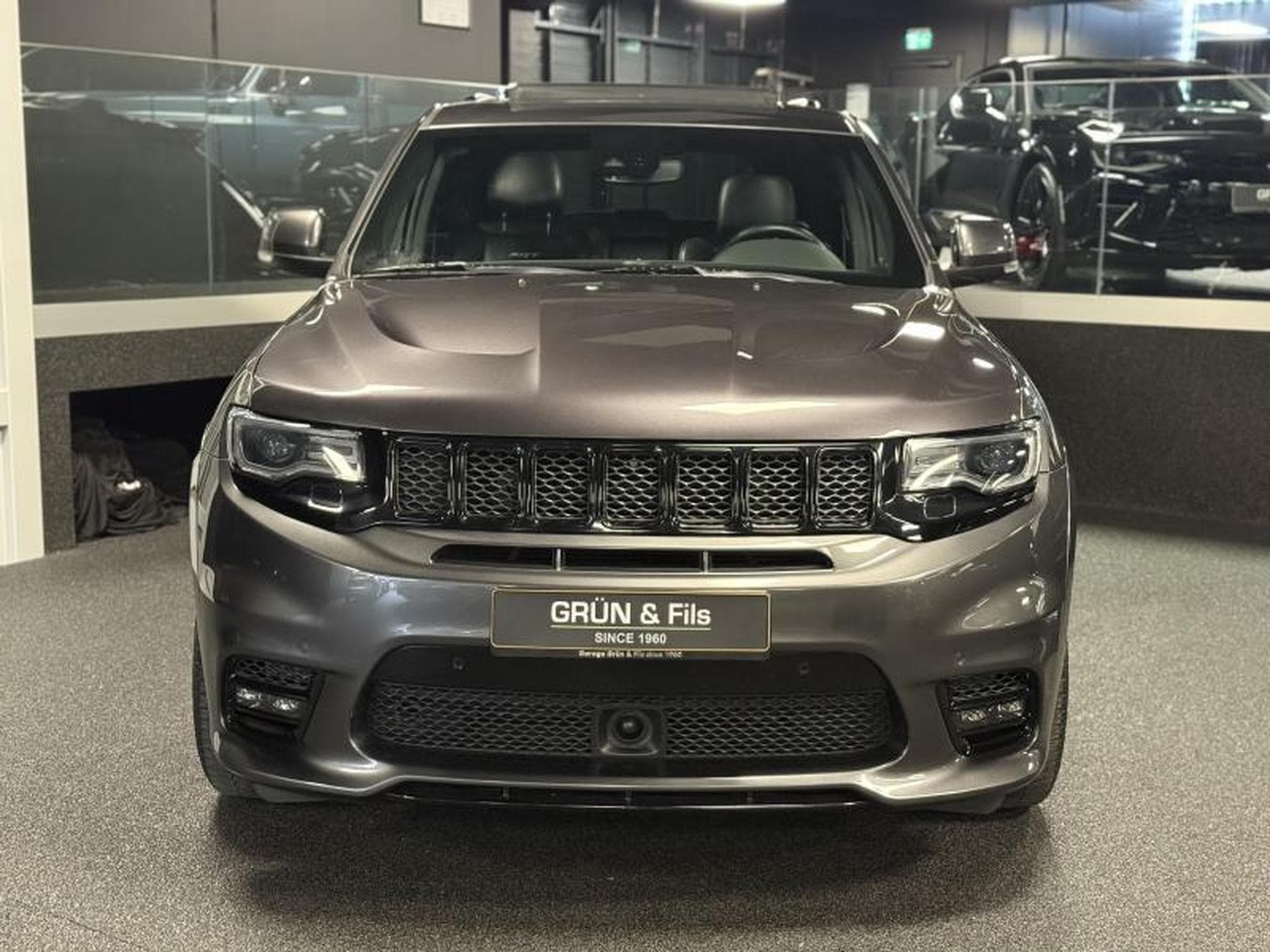 Jeep Cherokee 6.4 V8 SRT (2020) - Foto 2