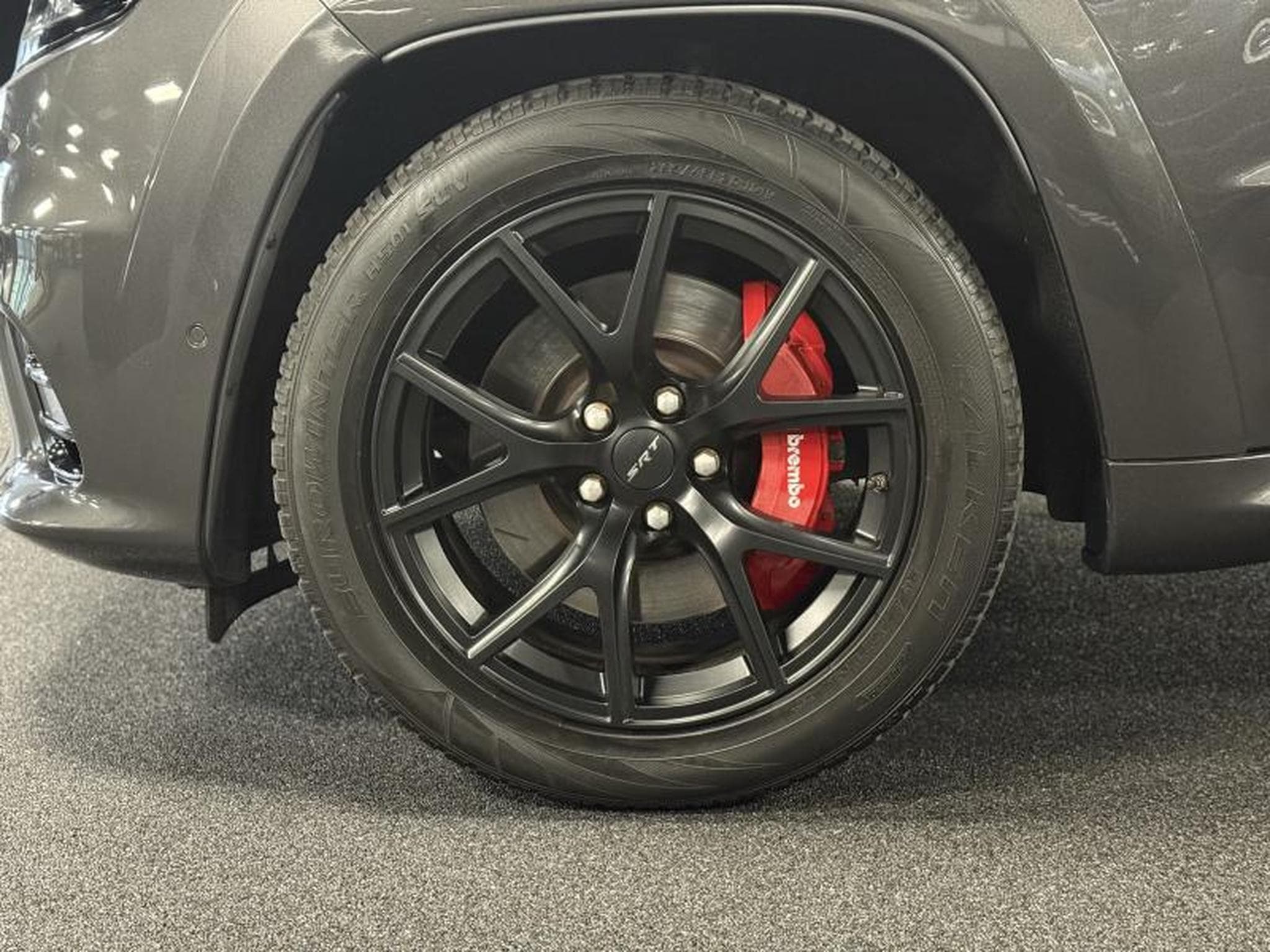 Jeep Cherokee 6.4 V8 SRT (2020) - Foto 4