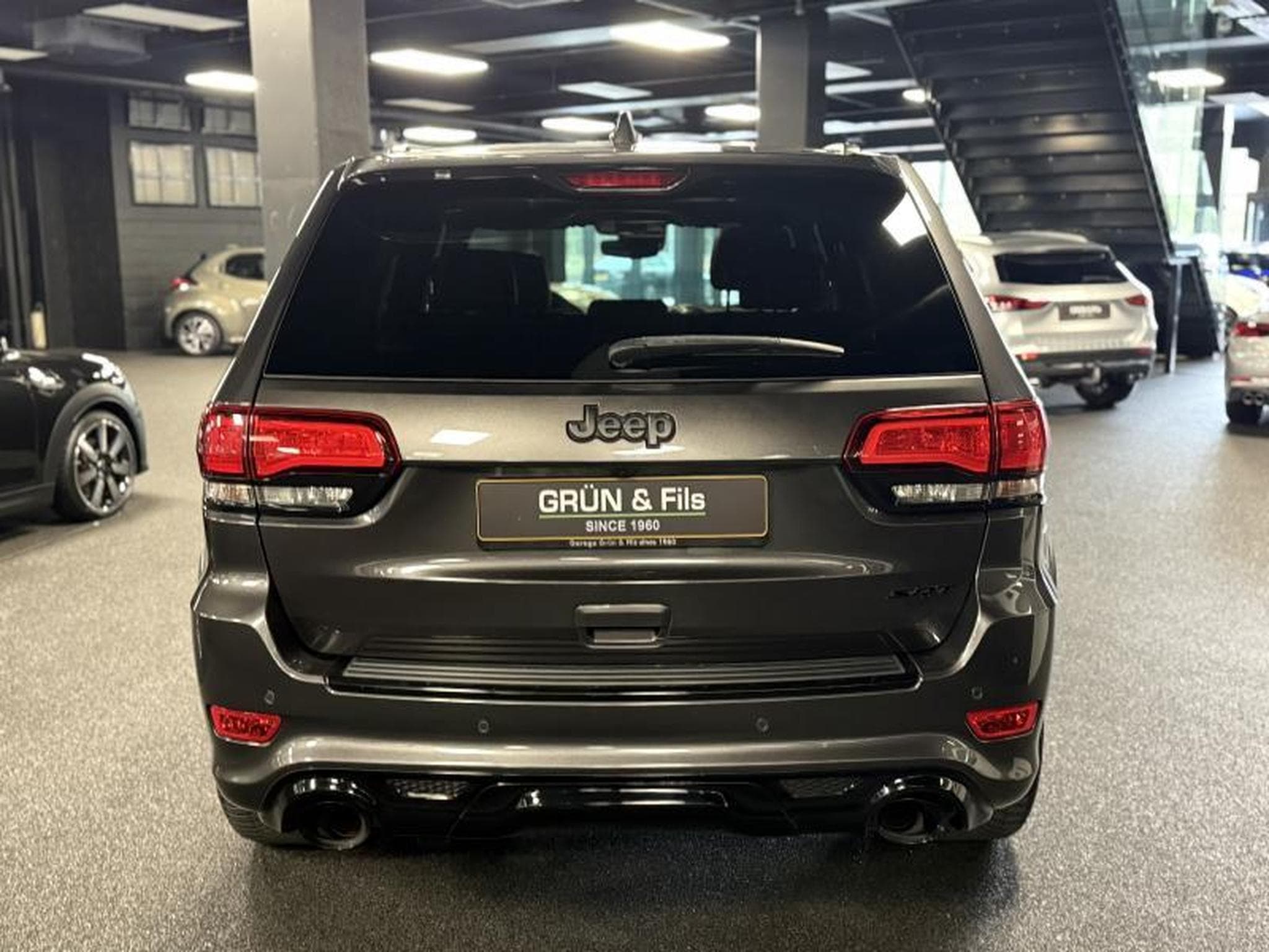 Jeep Cherokee 6.4 V8 SRT (2020) - Foto 6