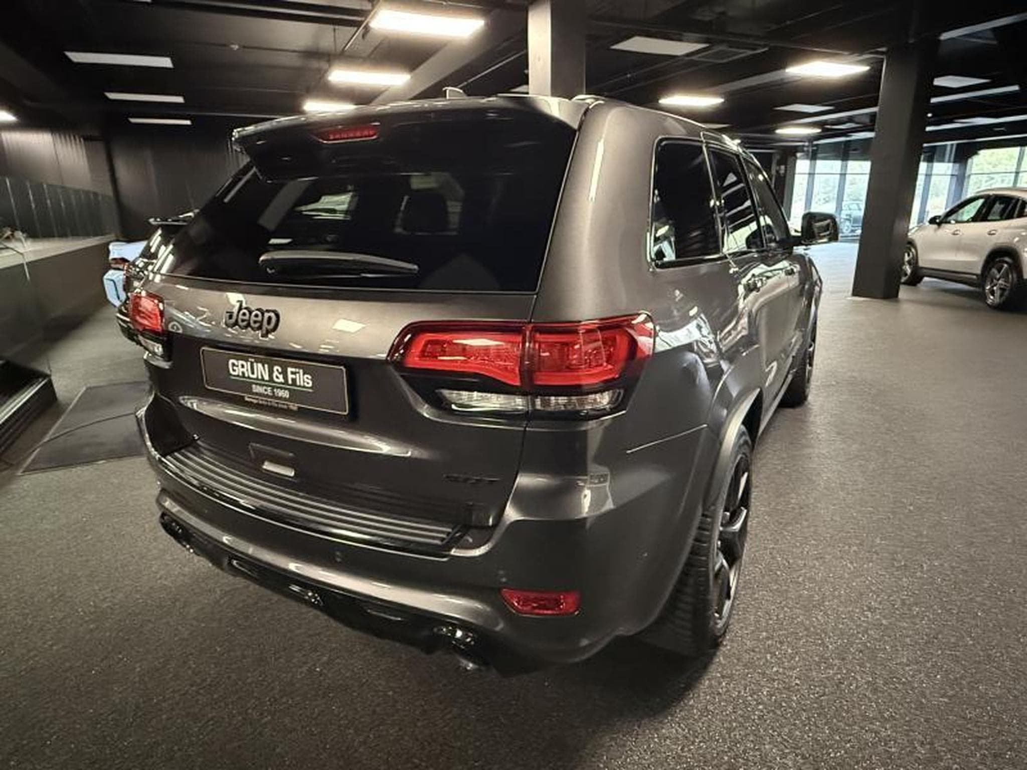 Jeep Cherokee 6.4 V8 SRT (2020) - Foto 7