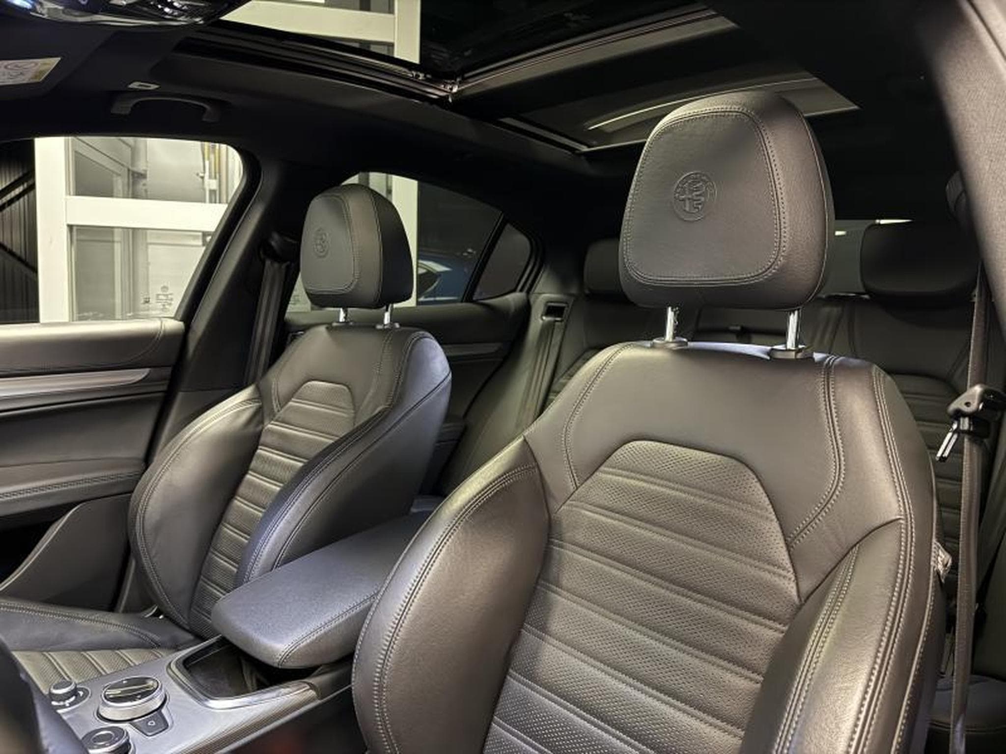Alfa-Romeo Stelvio Veloce 2.0T 280 Q4 *RAGAZZON (2021) - Foto 10