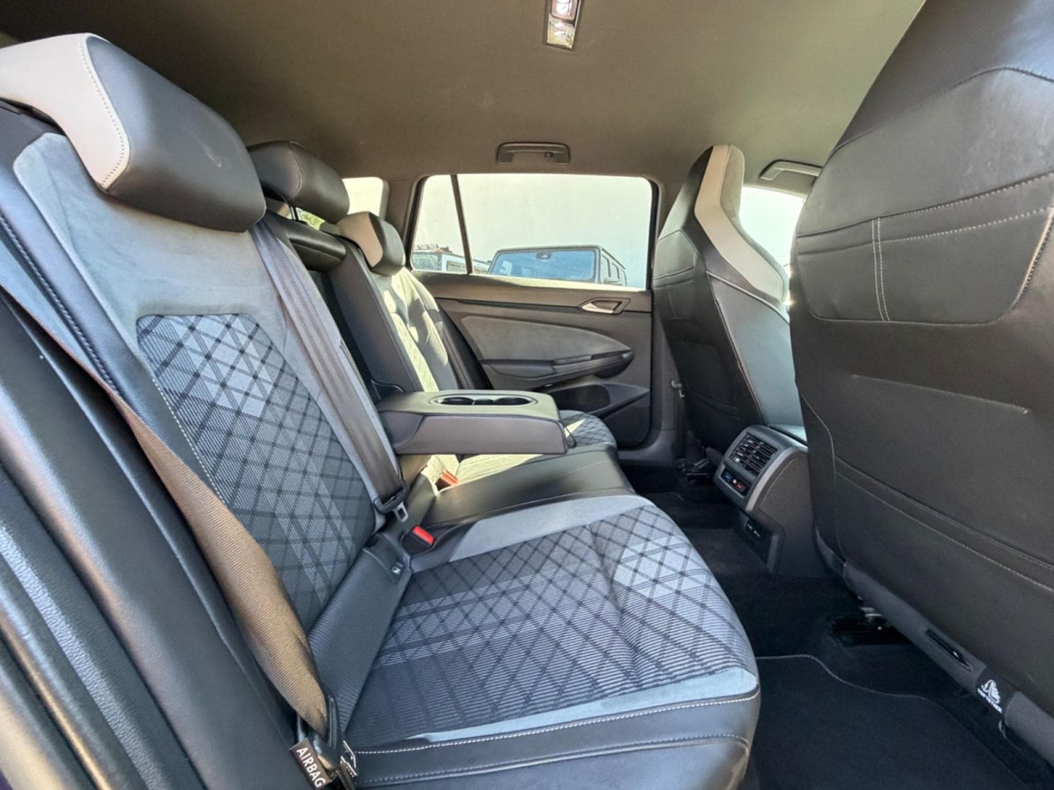 VW Golf Variant R-Line eTSI (2021) - Foto 15