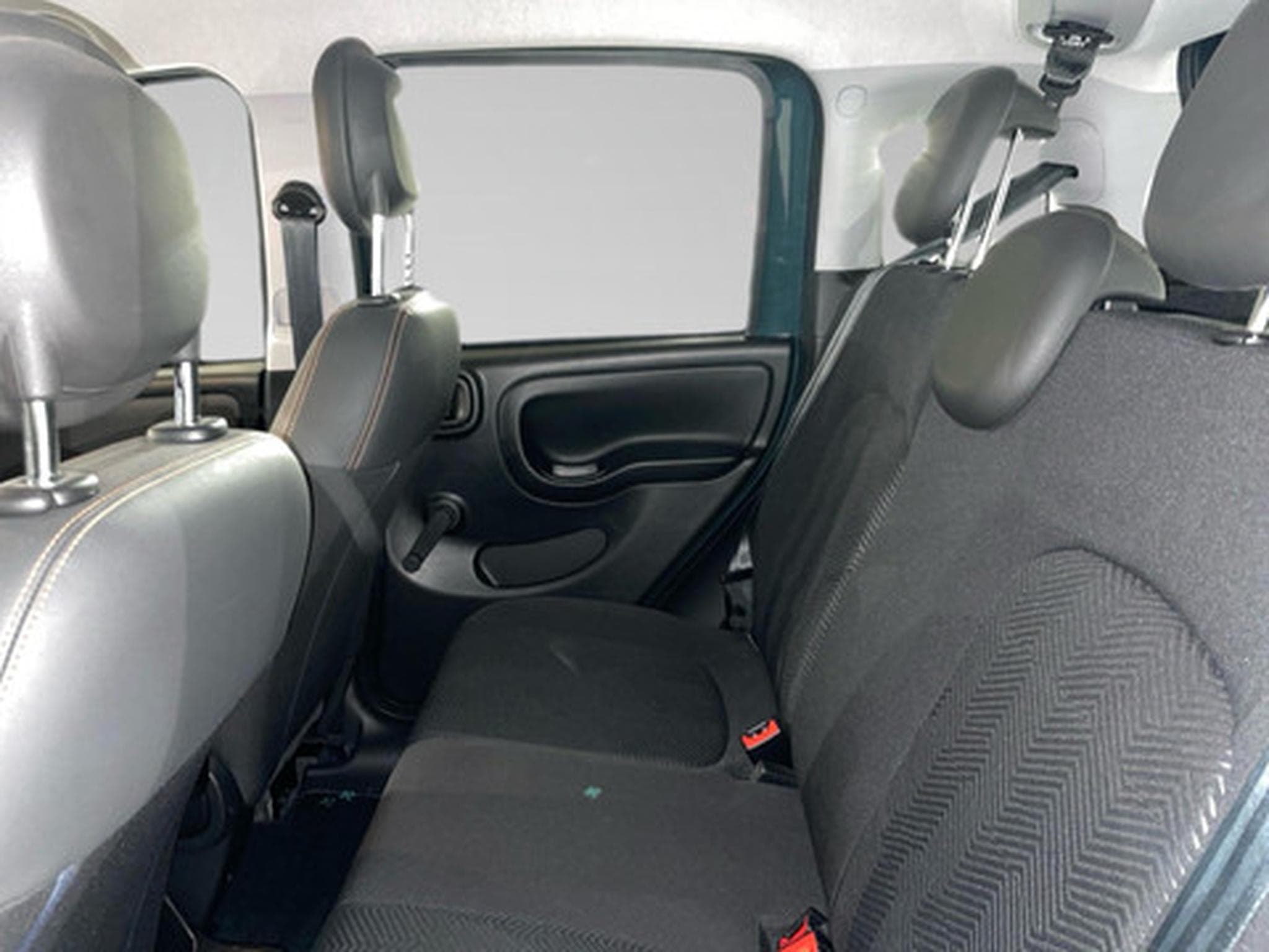 Fiat Panda 1.0 Hybrid 70 MT6 Garmin (2022) - Foto 11