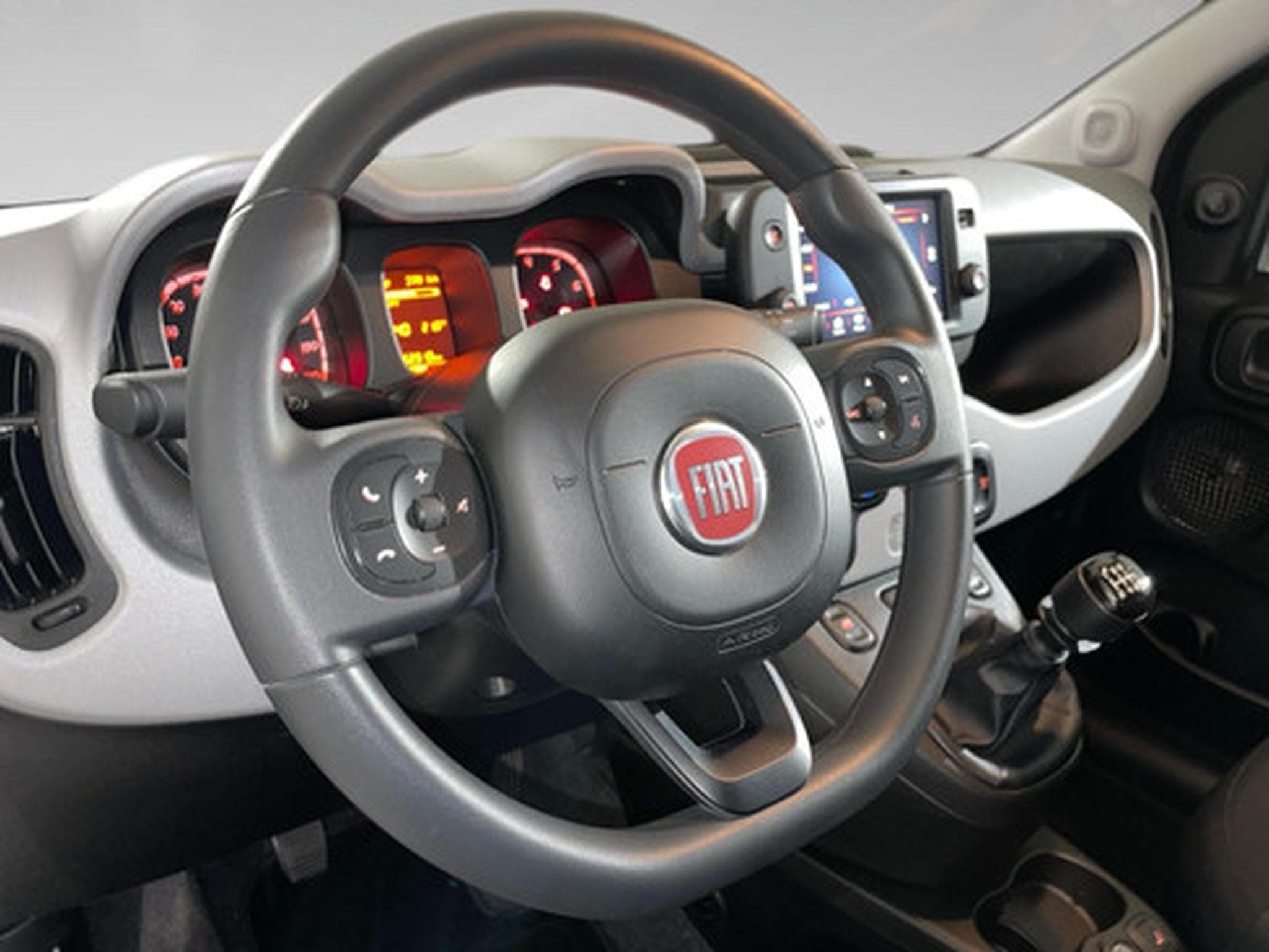 Fiat Panda 1.0 Hybrid 70 MT6 Garmin (2022) - Foto 8