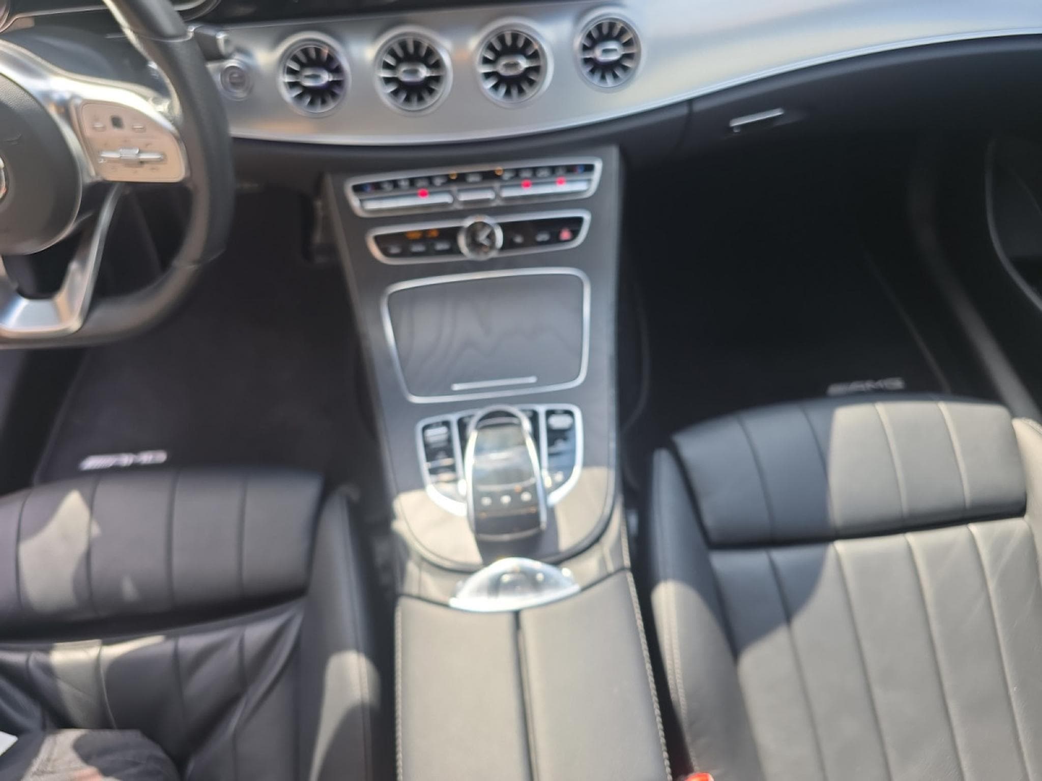 Mercedes E 300 2.0 AMG Line (2019) - Photo 11