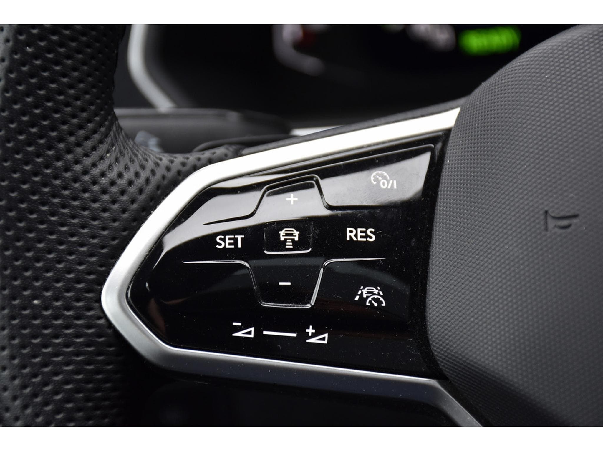 VW Tiguan 1.4 TSI eHybrid DSG6 R-LINE CUIR MEMO PANO HUD ATT RMQ 1° M. (2023) - Photo 20