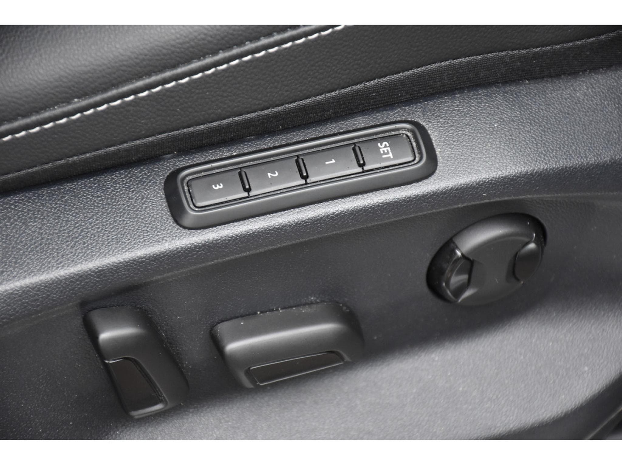 VW Tiguan 1.4 TSI eHybrid DSG6 R-LINE CUIR MEMO PANO HUD ATT RMQ 1° M. (2023) - Photo 22