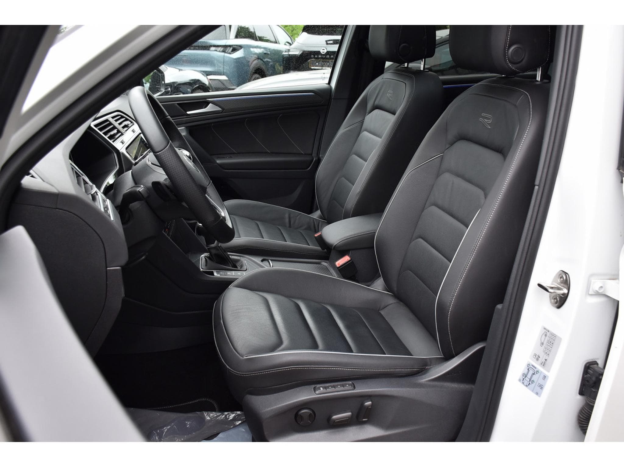 VW Tiguan 1.4 TSI eHybrid DSG6 R-LINE CUIR MEMO PANO HUD ATT RMQ 1° M. (2023) - Photo 7