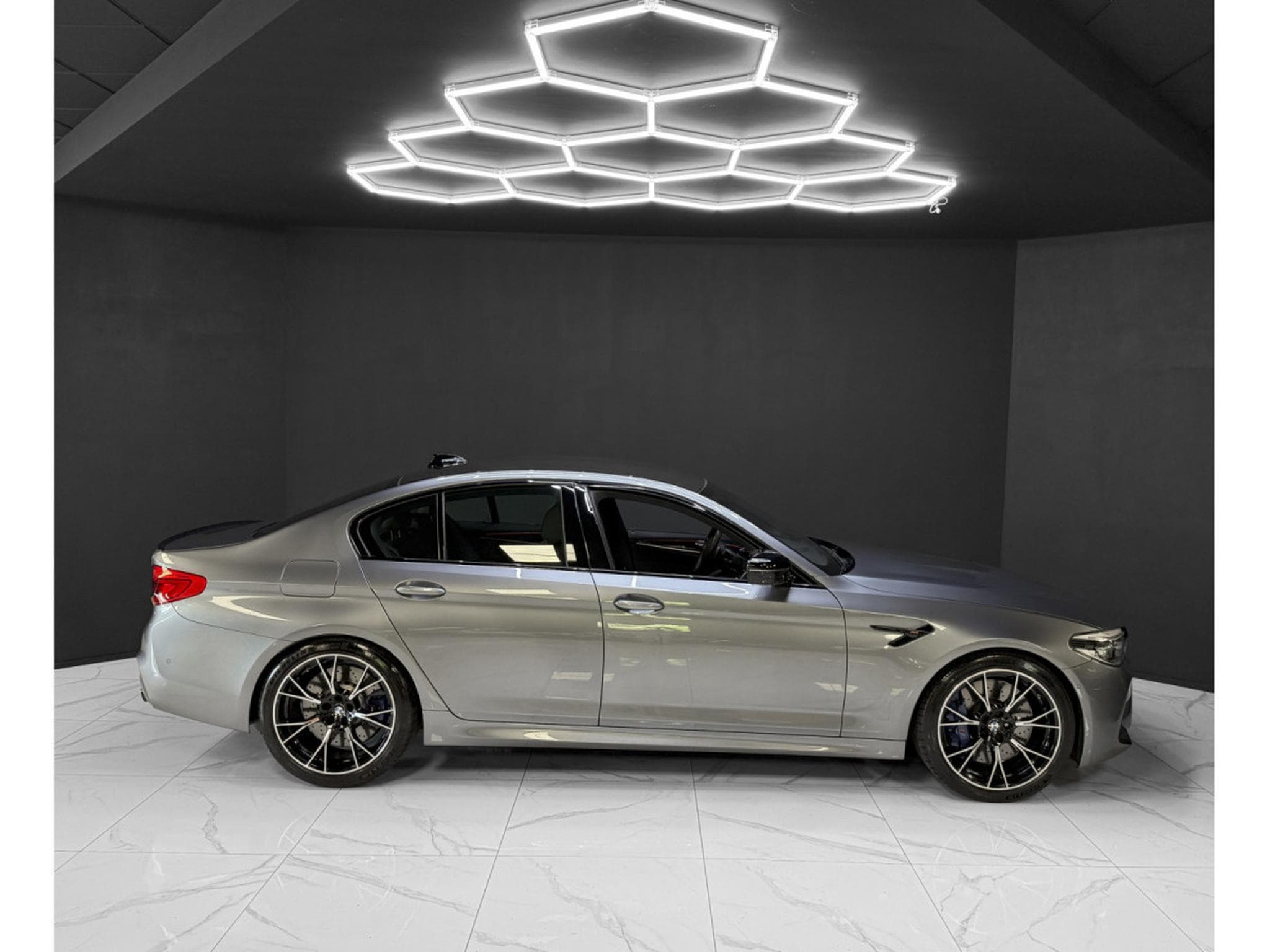 BMW M5 COMPETITION (2019) - Photo 6