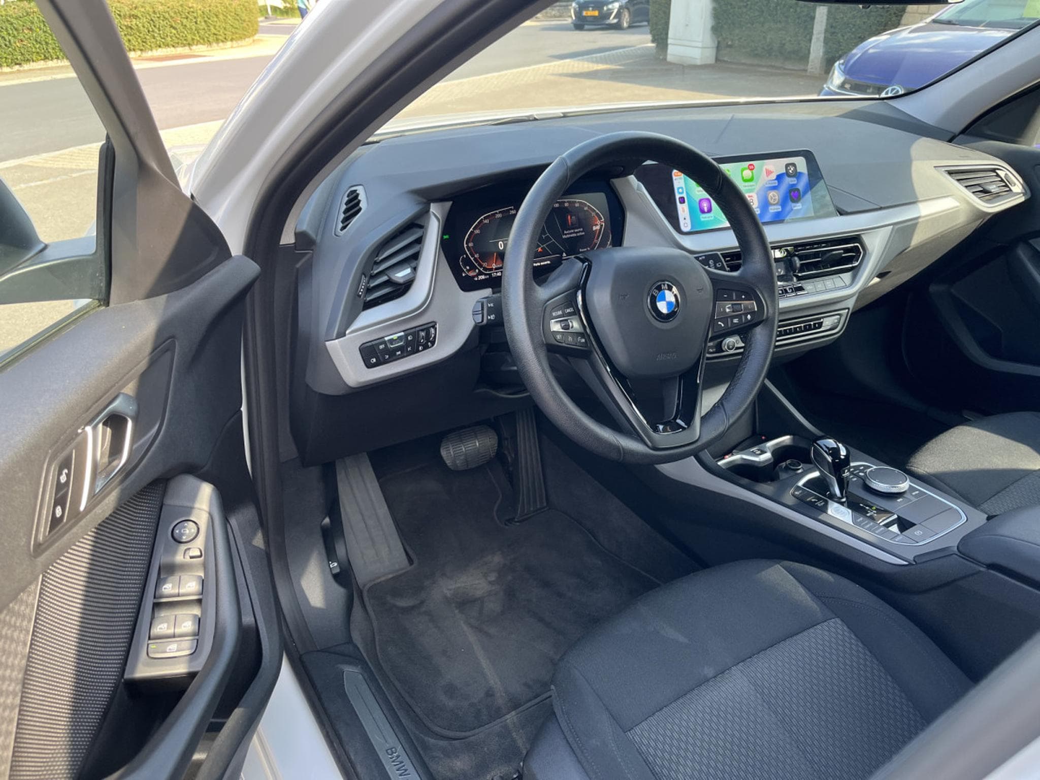 BMW 118 118i A 136cv 2xPDC Apple Carplay LED Camera (2023) - Foto 6