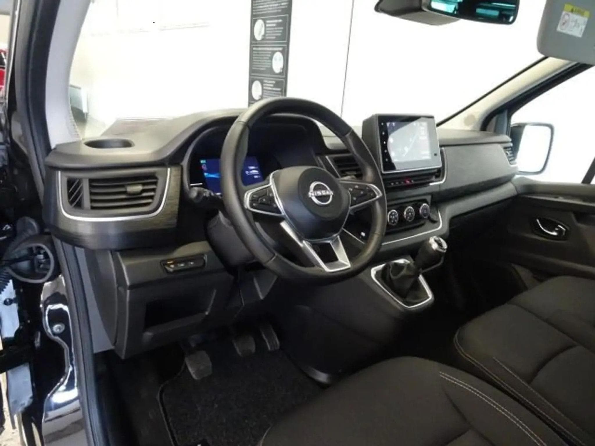 Renault Trafic 2.0dci 110 Kombi L2H1 3,0t Navi Camera Carplay 9 places (2025) - Foto 3