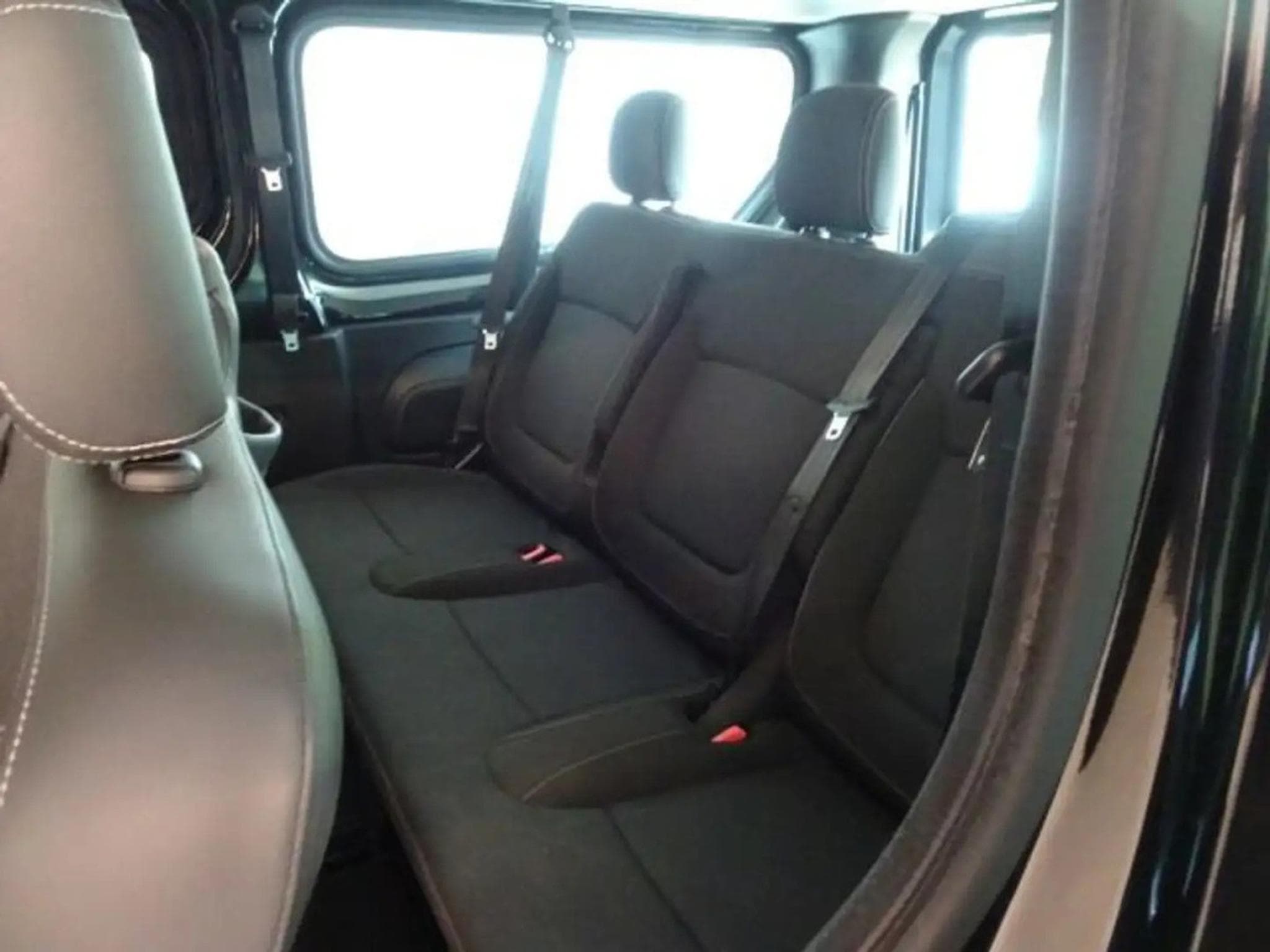 Renault Trafic 2.0dci 110 Kombi L2H1 3,0t Navi Camera Carplay 9 places (2025) - Foto 5