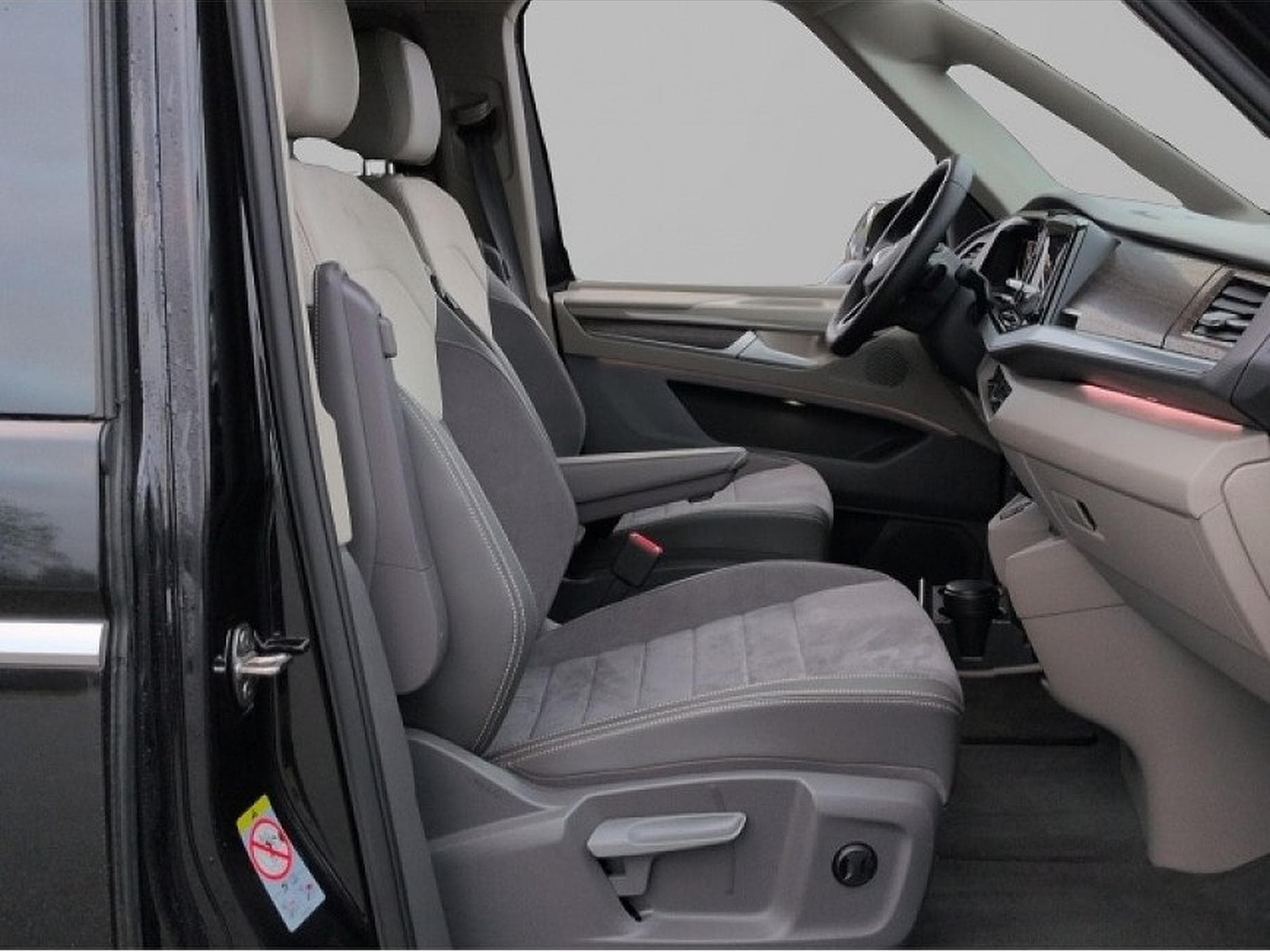 VW Multivan (2026) - Photo 6