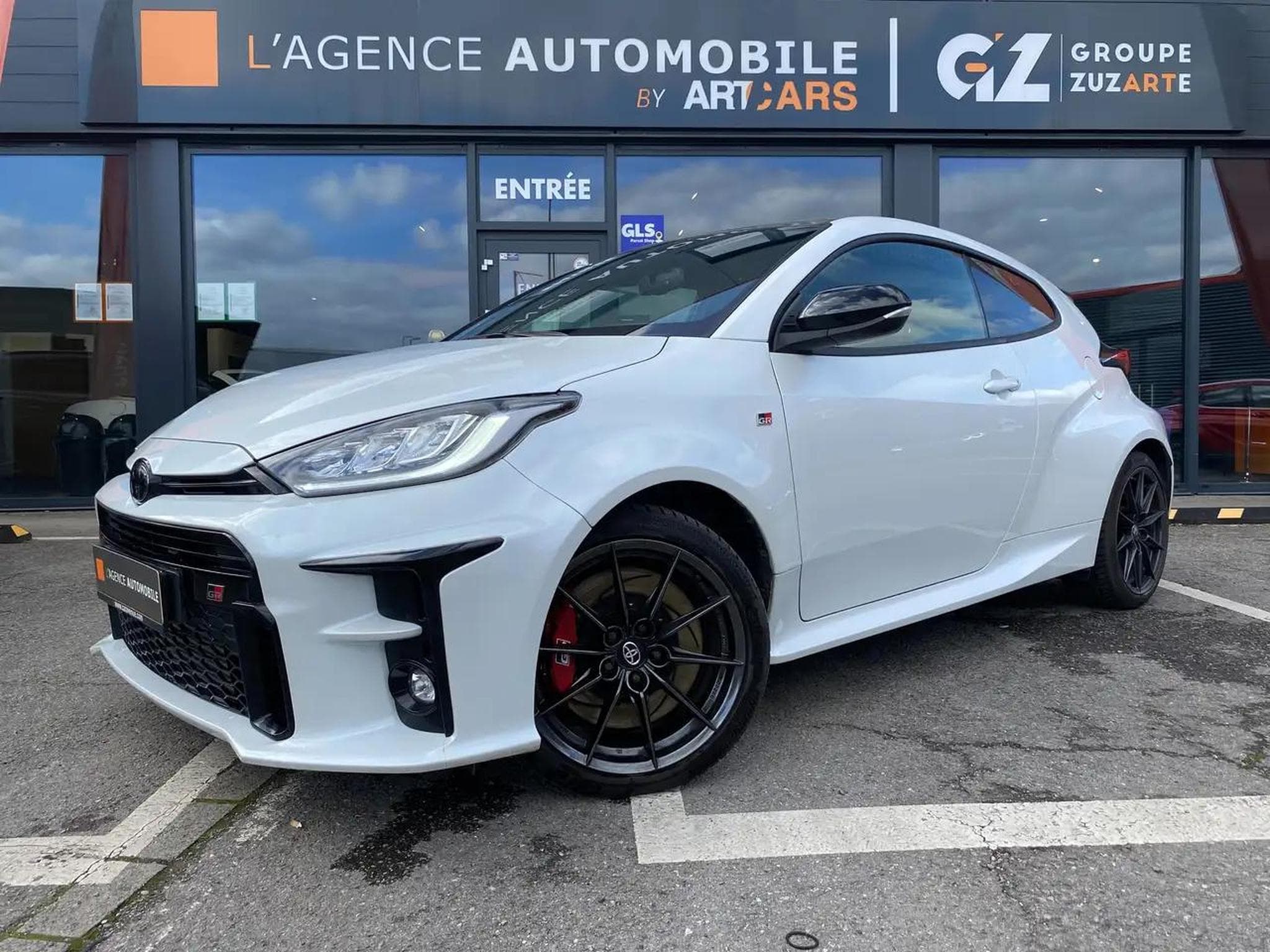 Toyota Yaris (2024) - Foto 2