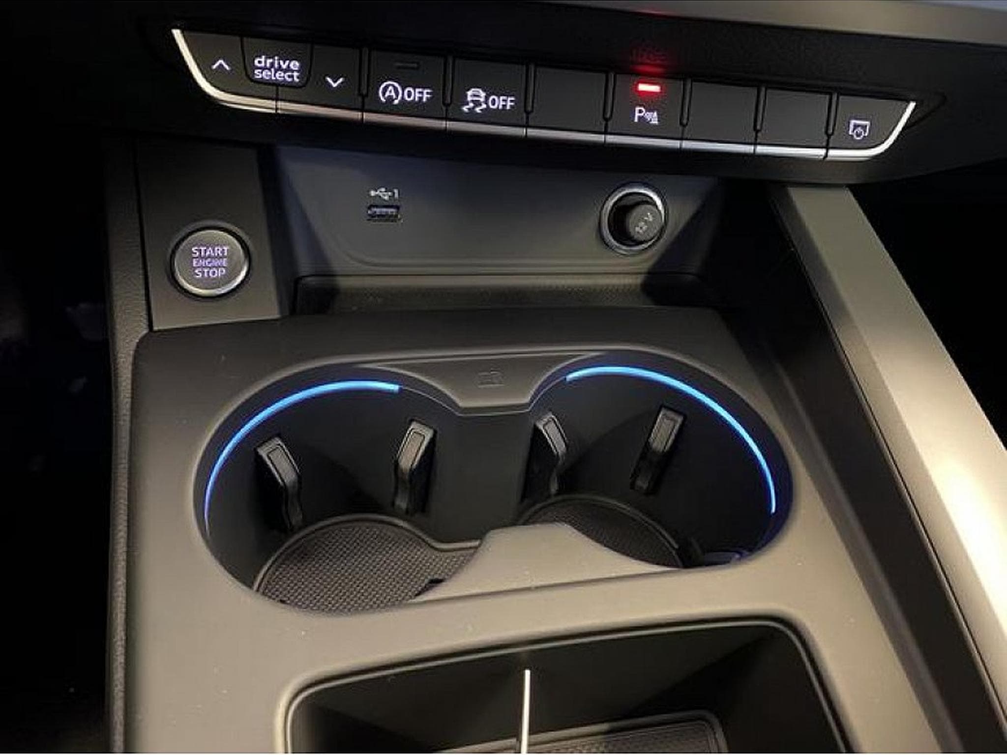 Audi A4 (2024) - Photo 7