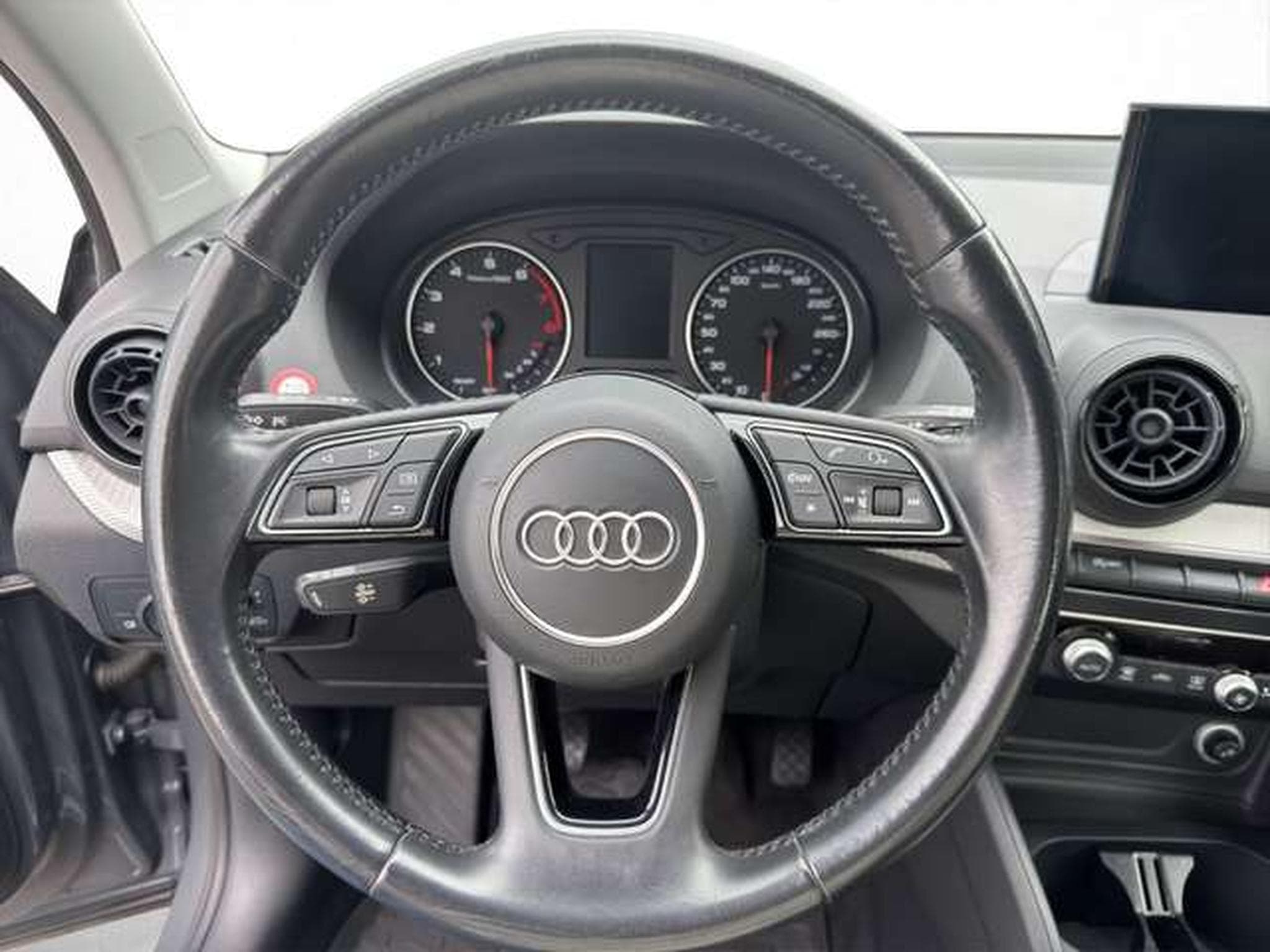 Audi Q2 1.4 Design/PDC/19"/Climatronic/AHK (2017) - Foto 10