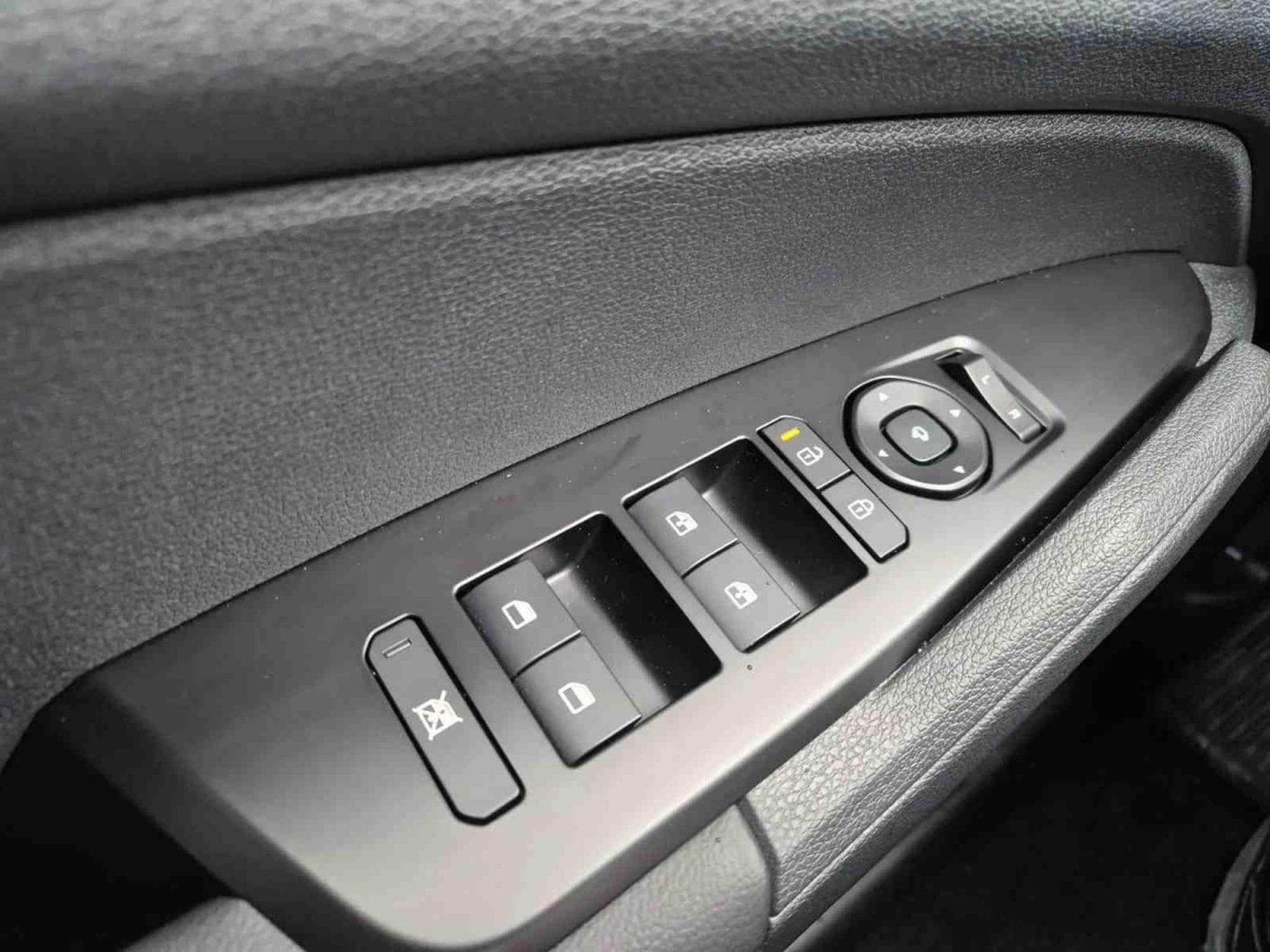 Kia Sportage 1.6 T-GDI AUTO 150 Spirit (2026) - Photo 11