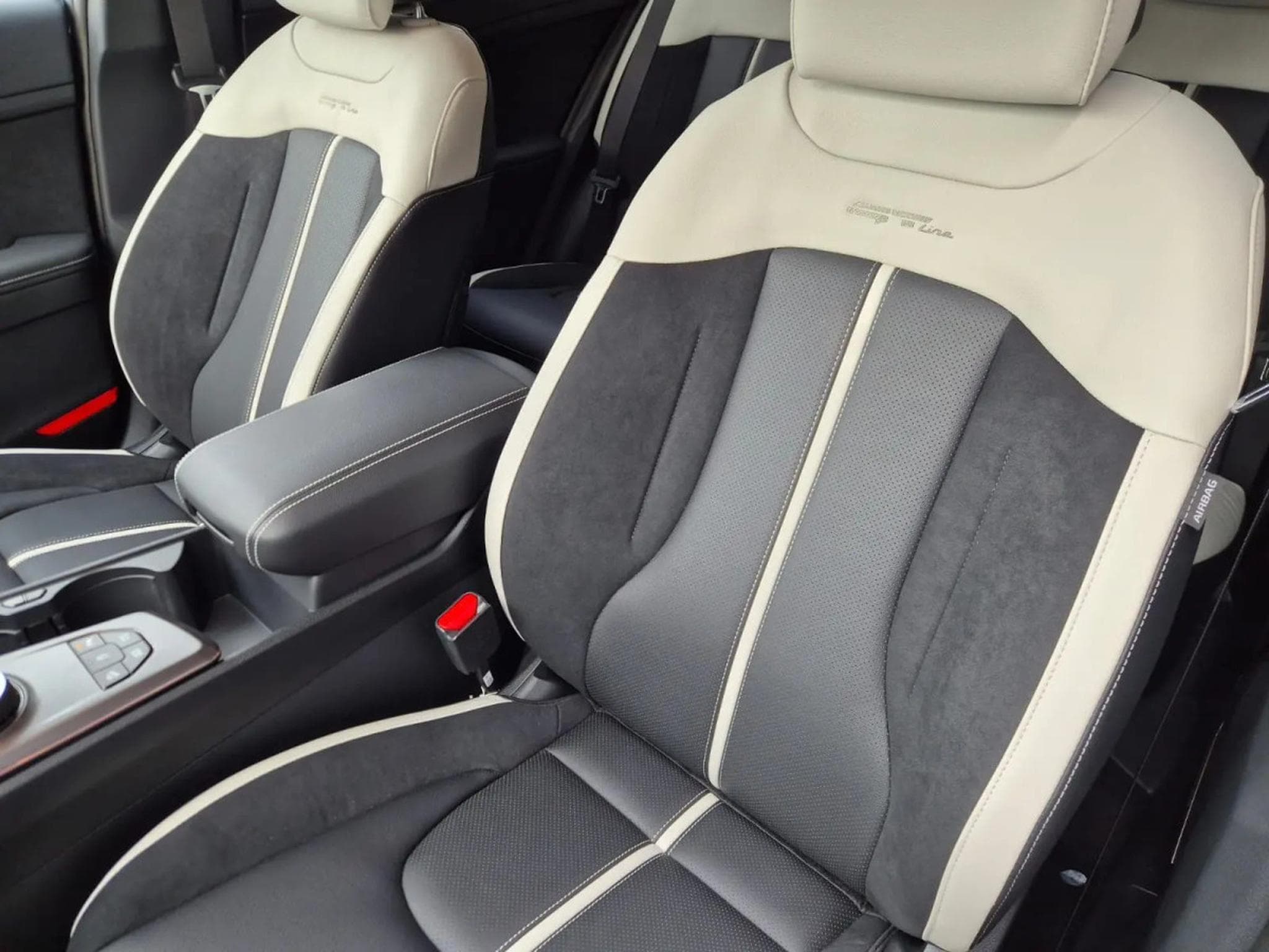 Kia Sportage 1.6 T-GDI AUTO 180 GT 4x4 (2026) - Photo 8