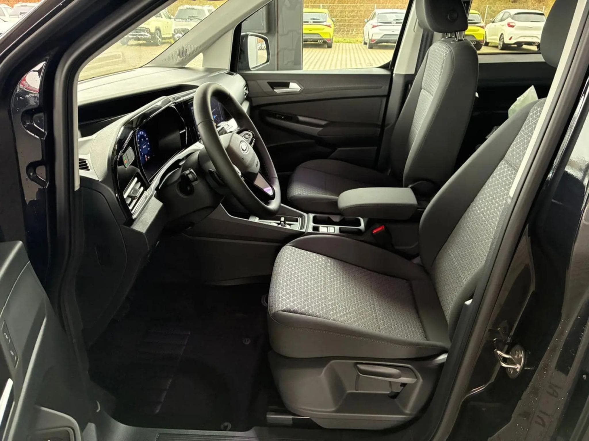 Ford Tourneo 1.5 Ecoboost 116 AT Titanium L2 (2025) - Photo 7