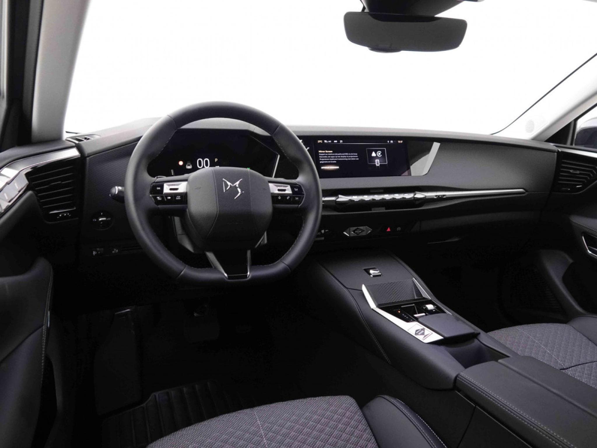 DS Automobiles DS4 1.2 PureTech 136 e-DCS6 Pallas (2025) - Photo 5