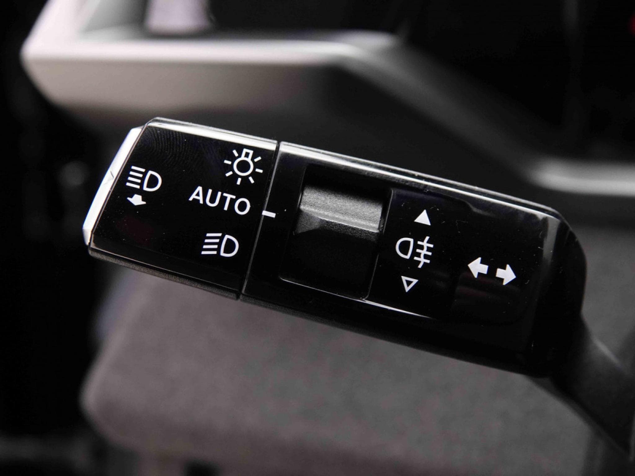 Opel Grandland 1.2 T Hybrid 145 GS (2025) - Foto 18