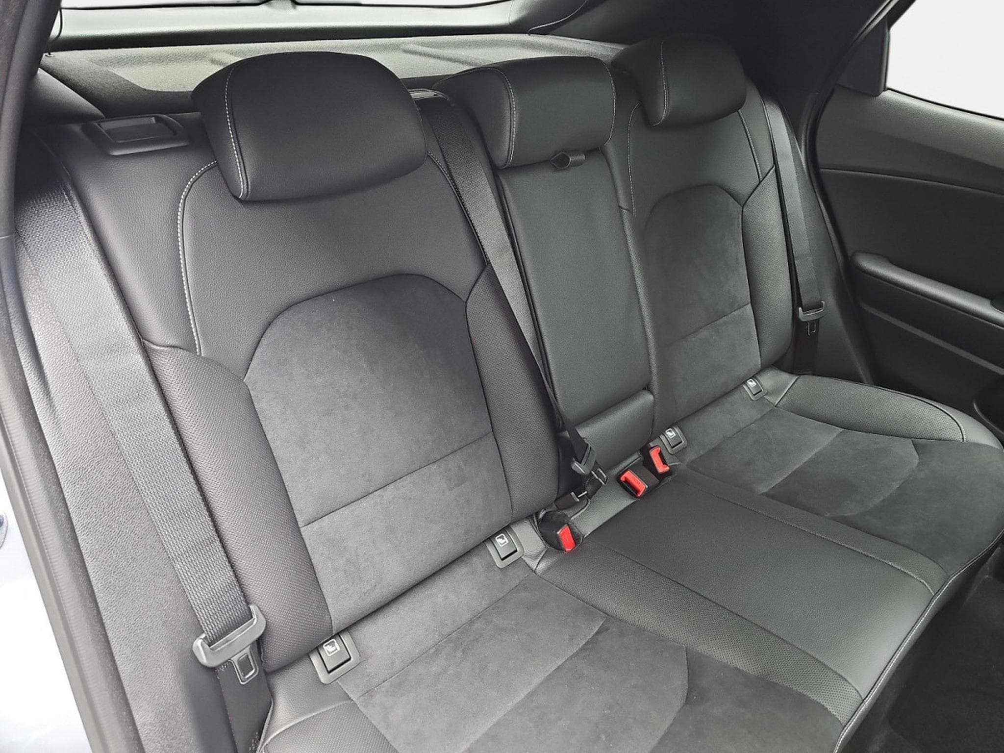 Kia XCeed 1.6 T-GDI DCT 140 GT-LINE (2026) - Photo 14
