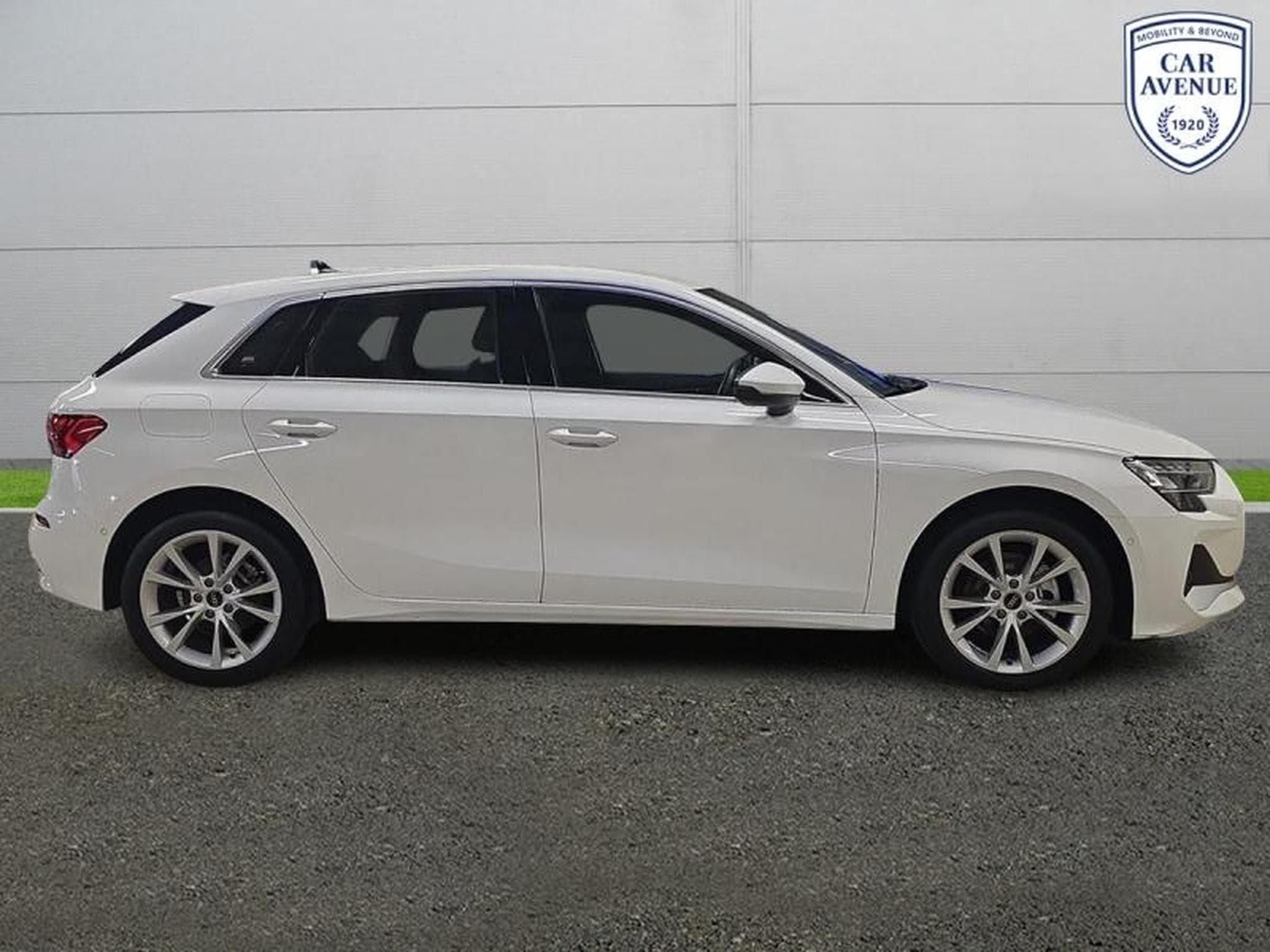 AUDI A3 30 TFSI 116ch Hybride Business Executive S tronic 7 (2024) - Photo 6