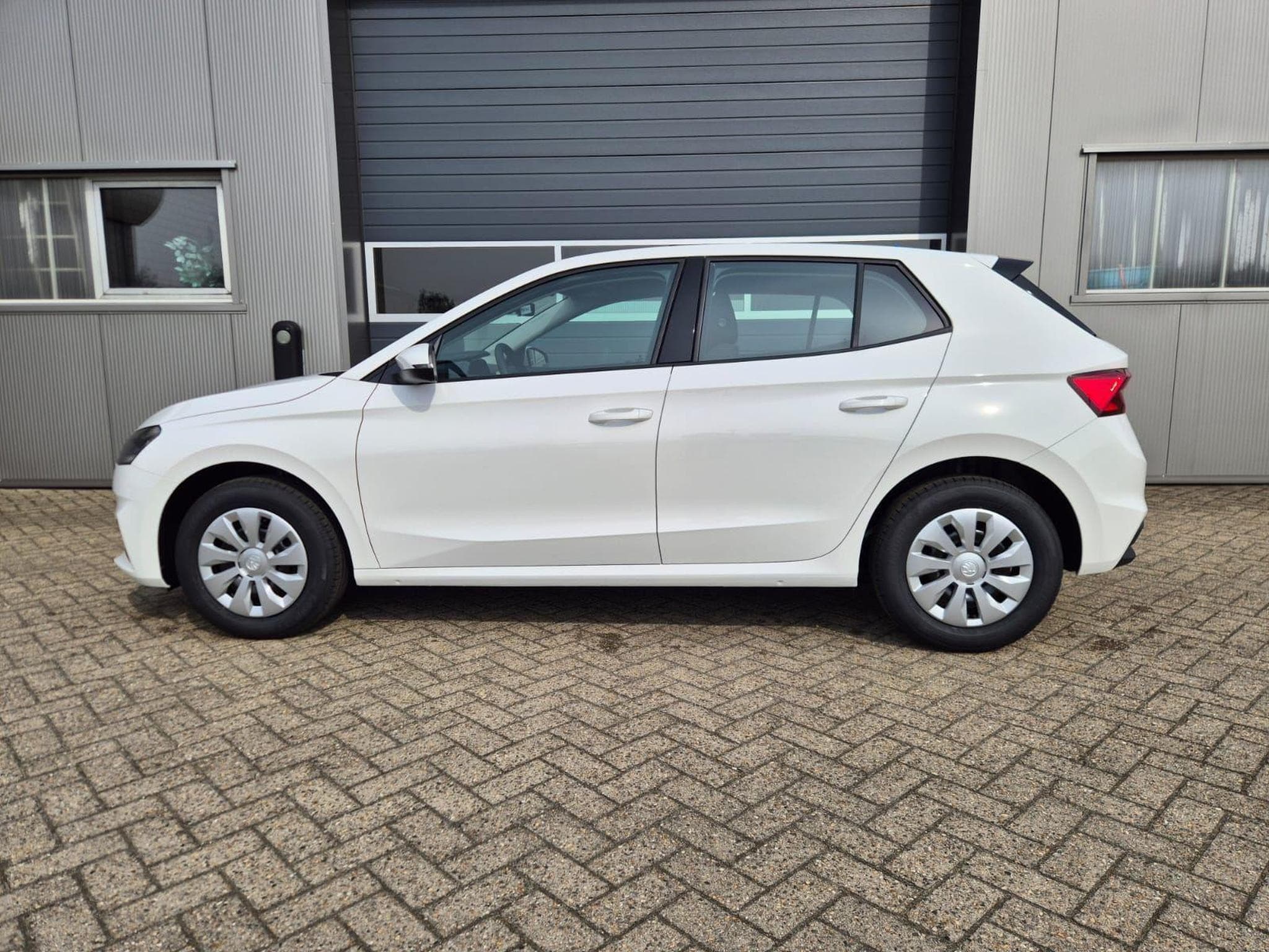 Skoda Fabia 1.0 TSI 95PS (2026) - Photo 1