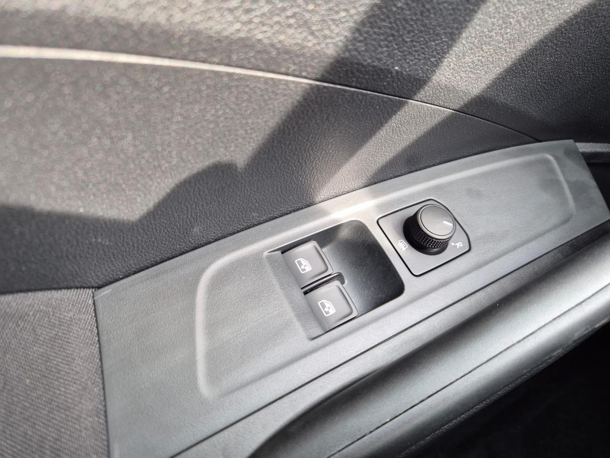 Skoda Fabia 1.0 TSI 95PS (2026) - Photo 13