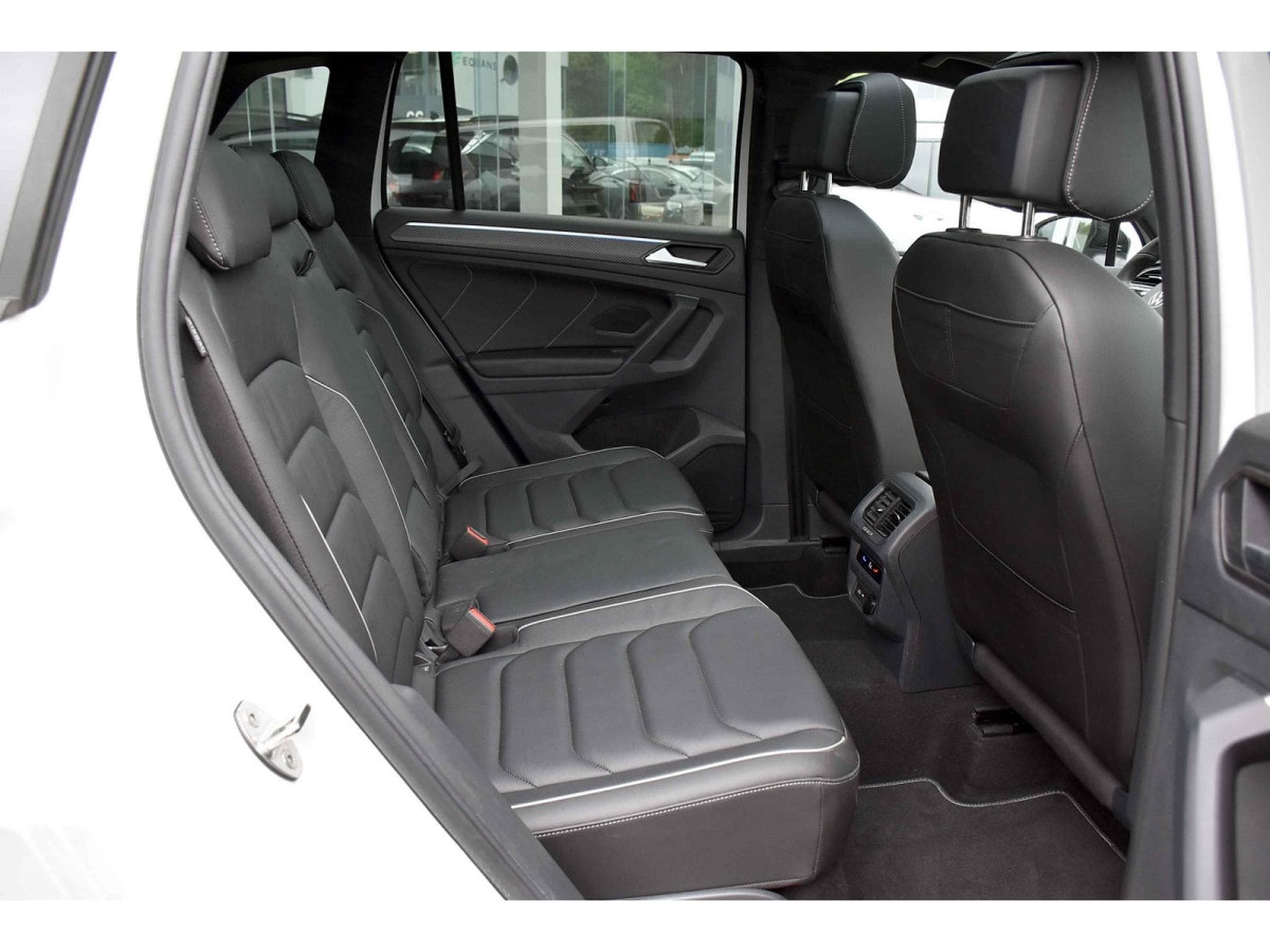 VW Tiguan 1.4 TSI eHybrid DSG6 R-LINE CUIR MEMO PANO HUD ATT RMQ 1° M. (2023) - Foto 9