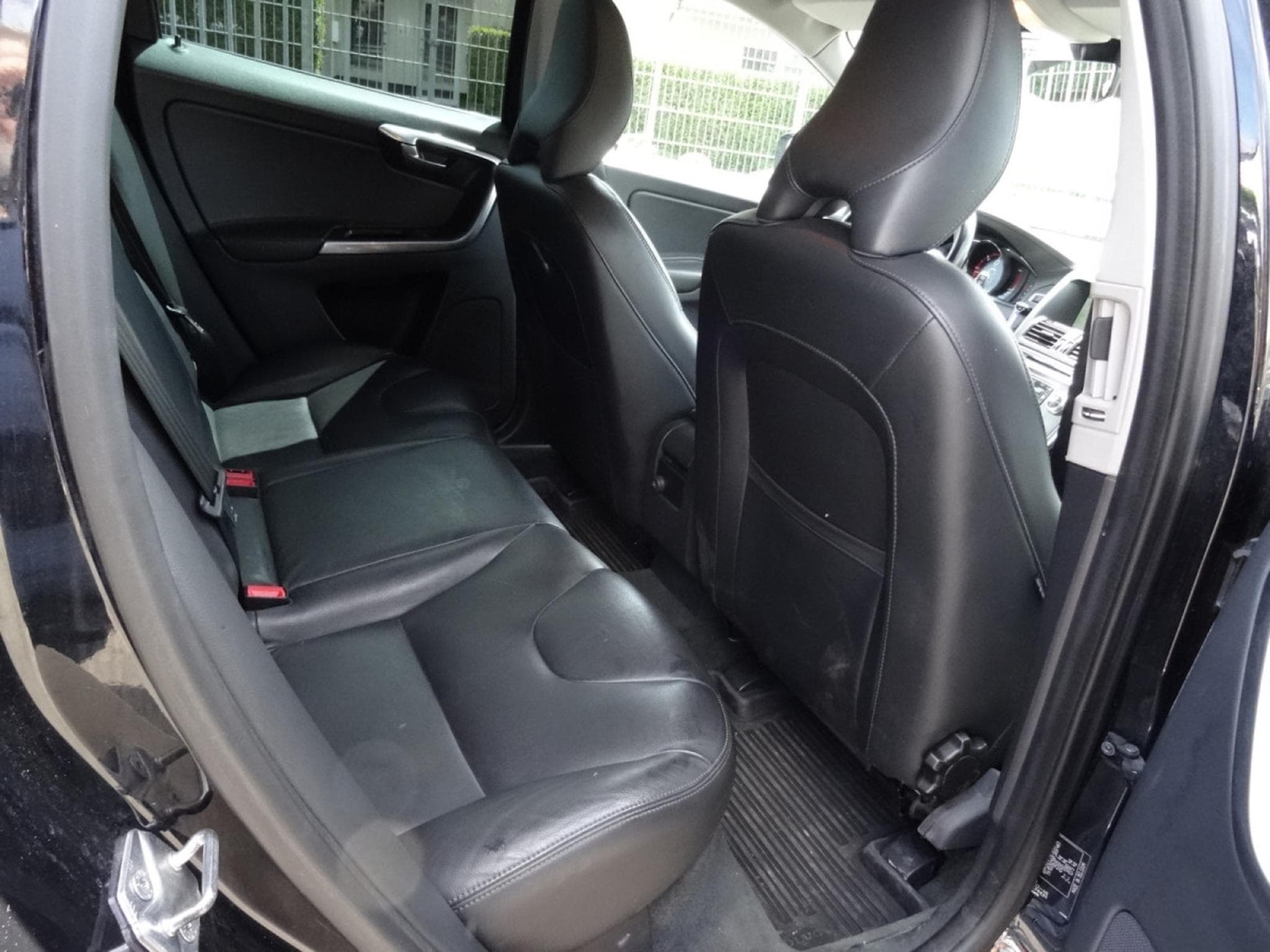 Volvo XC60 D5 SUMMUM (2015) - Photo 6