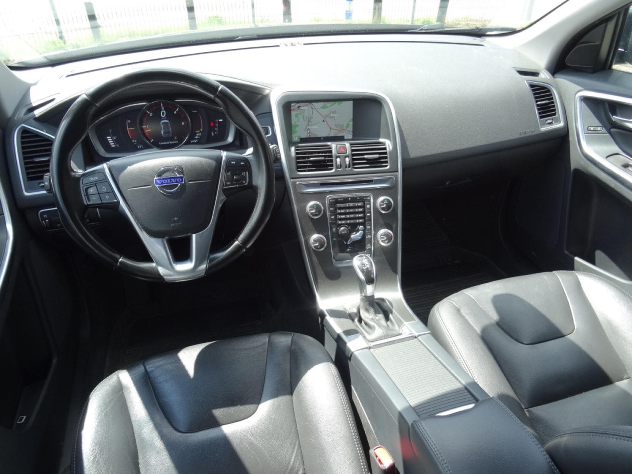 Volvo XC60 D5 SUMMUM (2015) - Photo 8