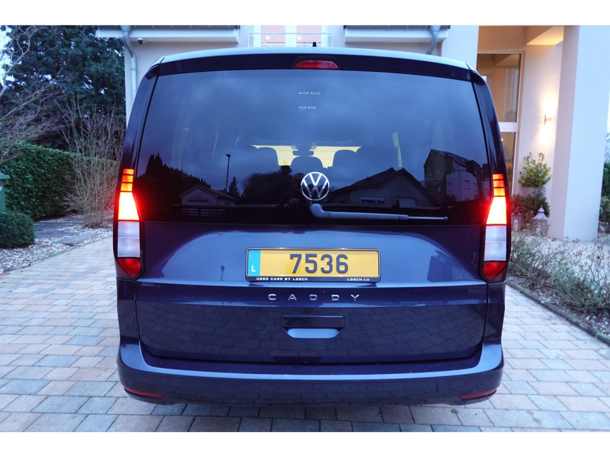 VW Caddy Maxy 2.0 TDI DSG 7 places (2024) - Photo 4