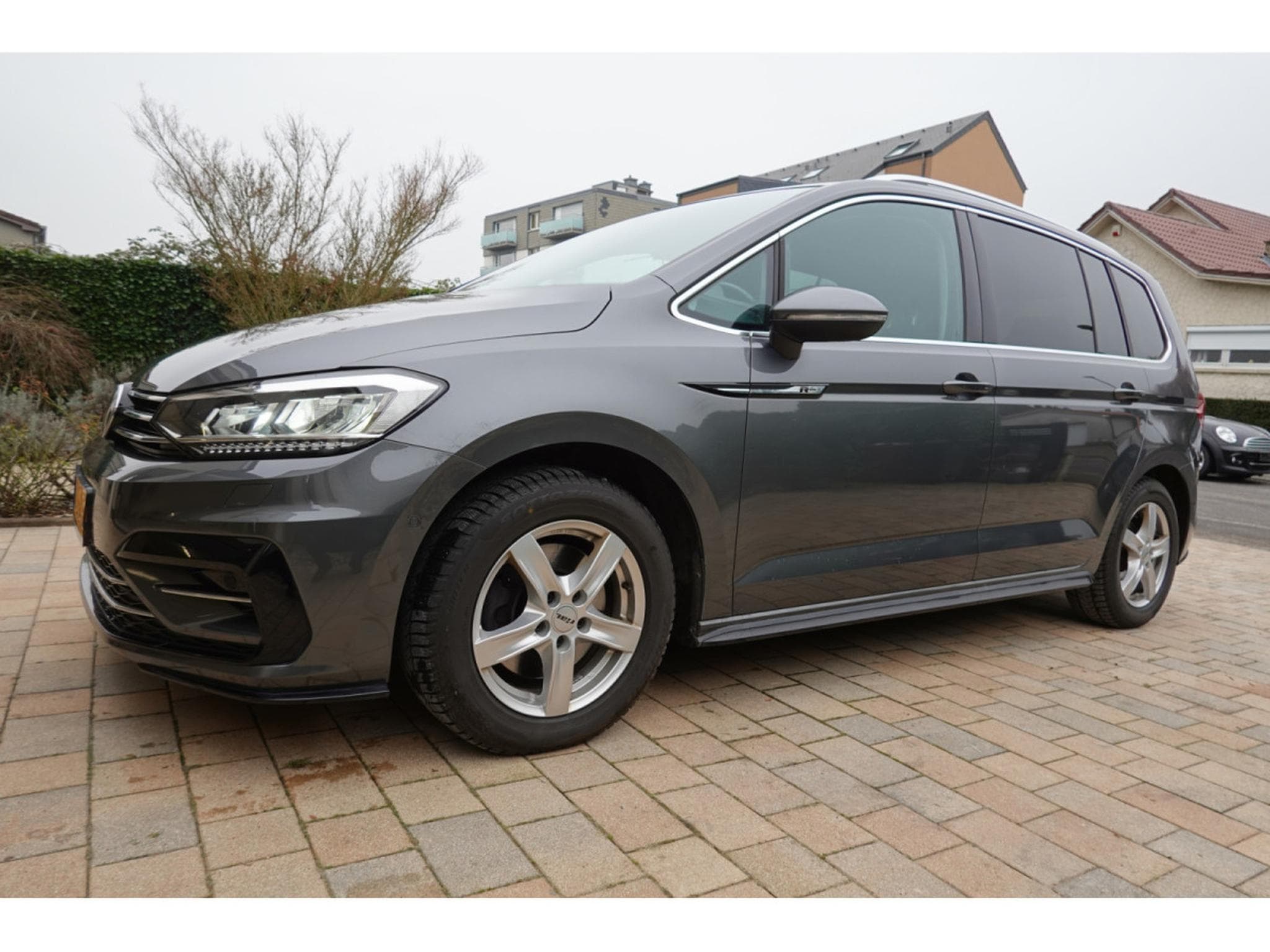 VW Touran 2.0 TDI HIGHLINE 150 DSG R-LINE (2018) - Photo 1