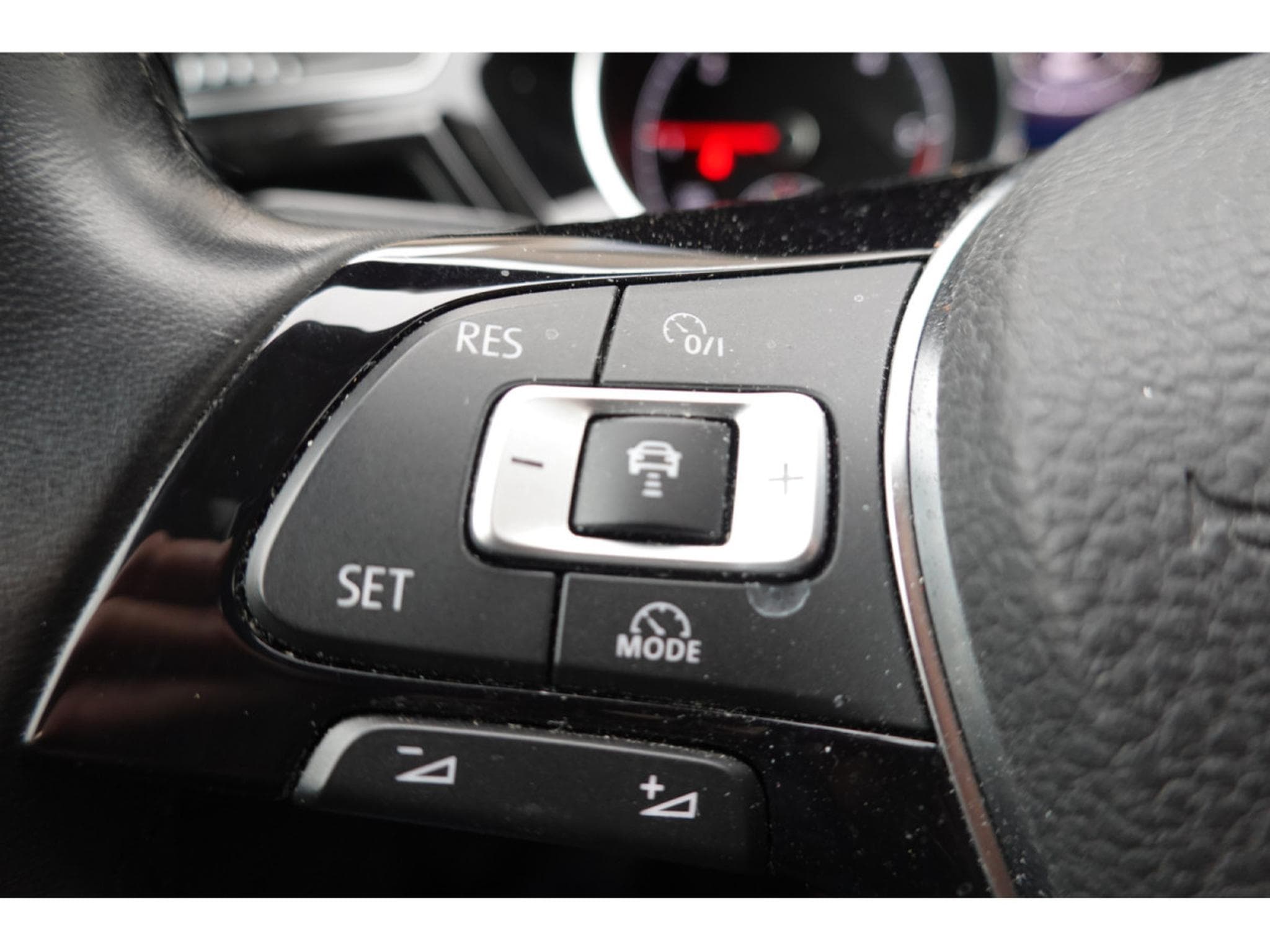 VW Touran 2.0 TDI HIGHLINE 150 DSG R-LINE (2018) - Photo 20