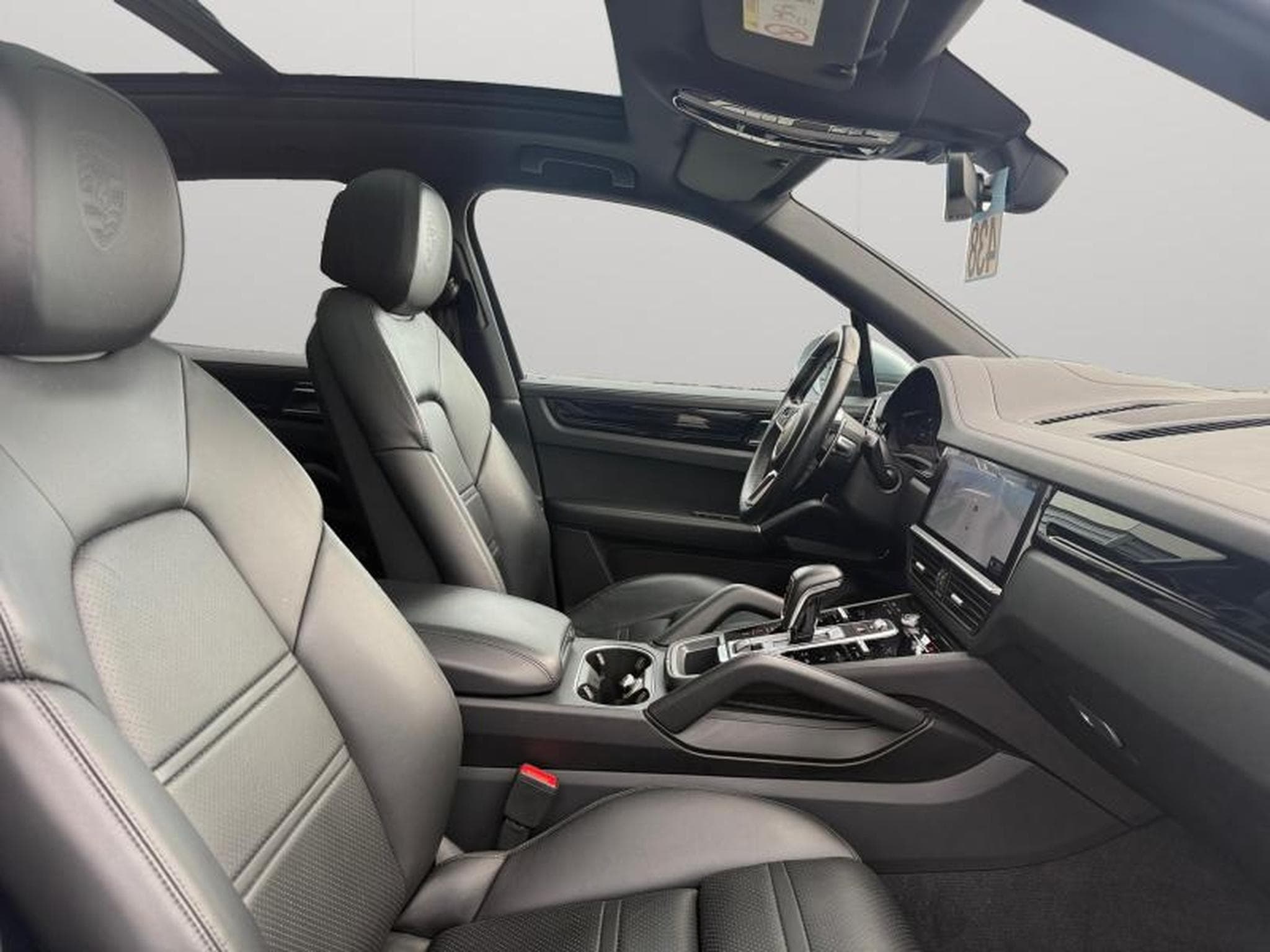 Porsche Cayenne S / Essence (2021) - Photo 10