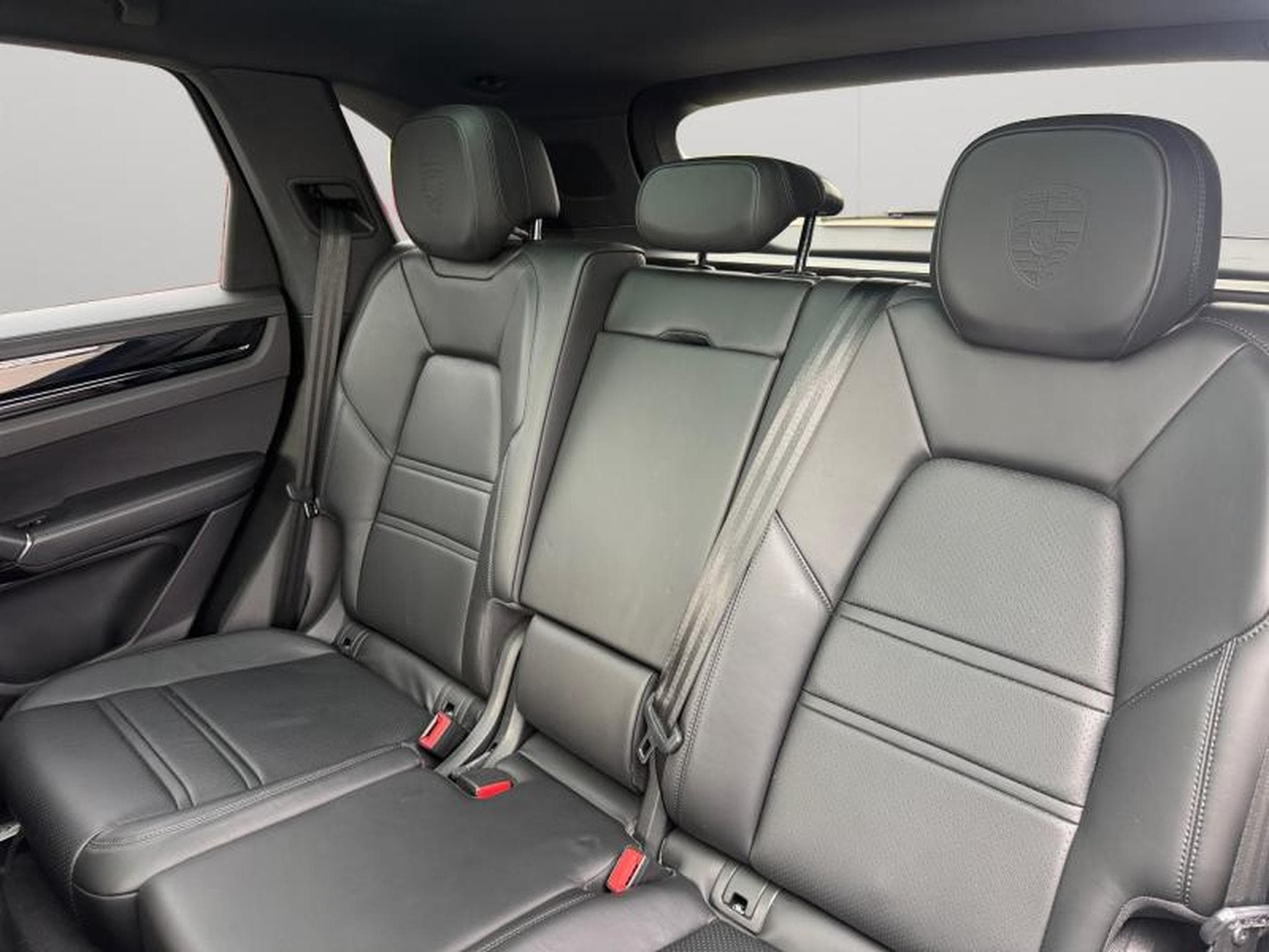 Porsche Cayenne S / Essence (2021) - Photo 11