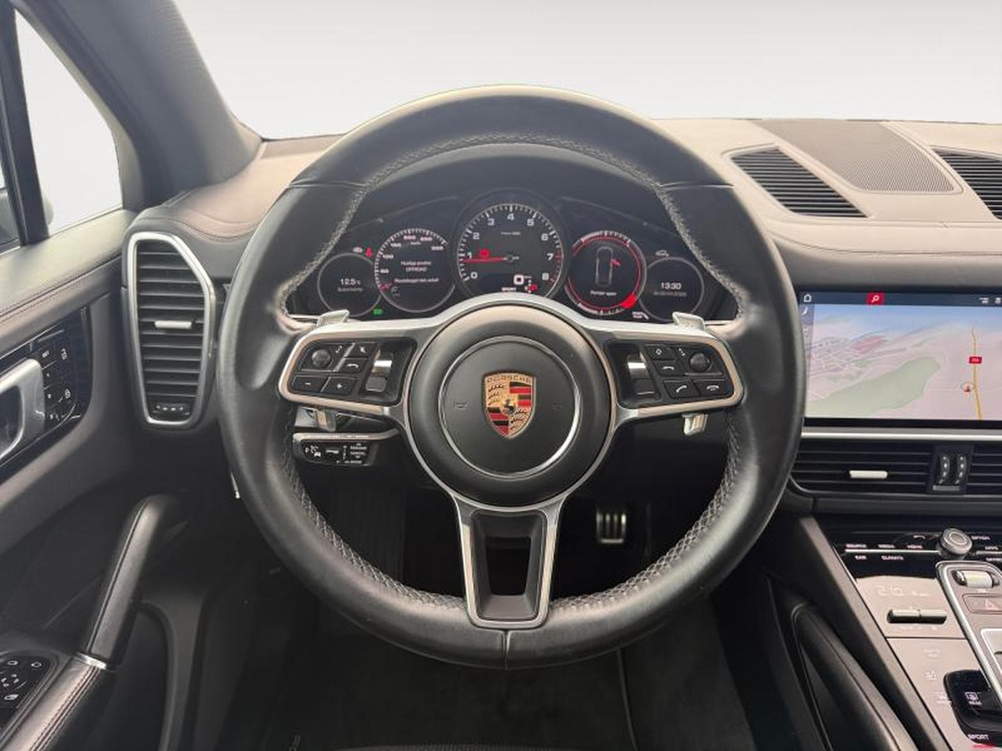 Porsche Cayenne S / Essence (2021) - Photo 14