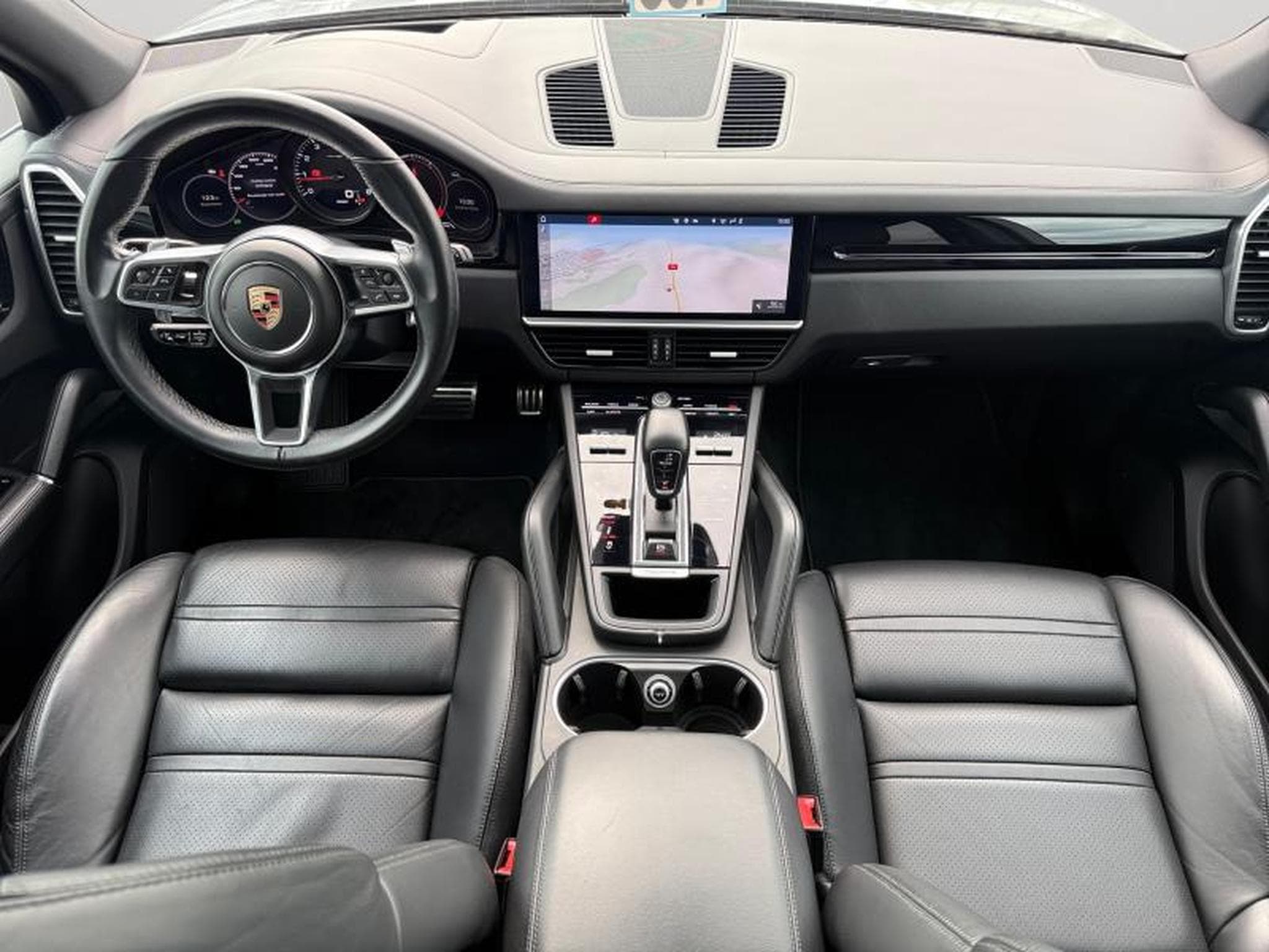 Porsche Cayenne S / Essence (2021) - Photo 3