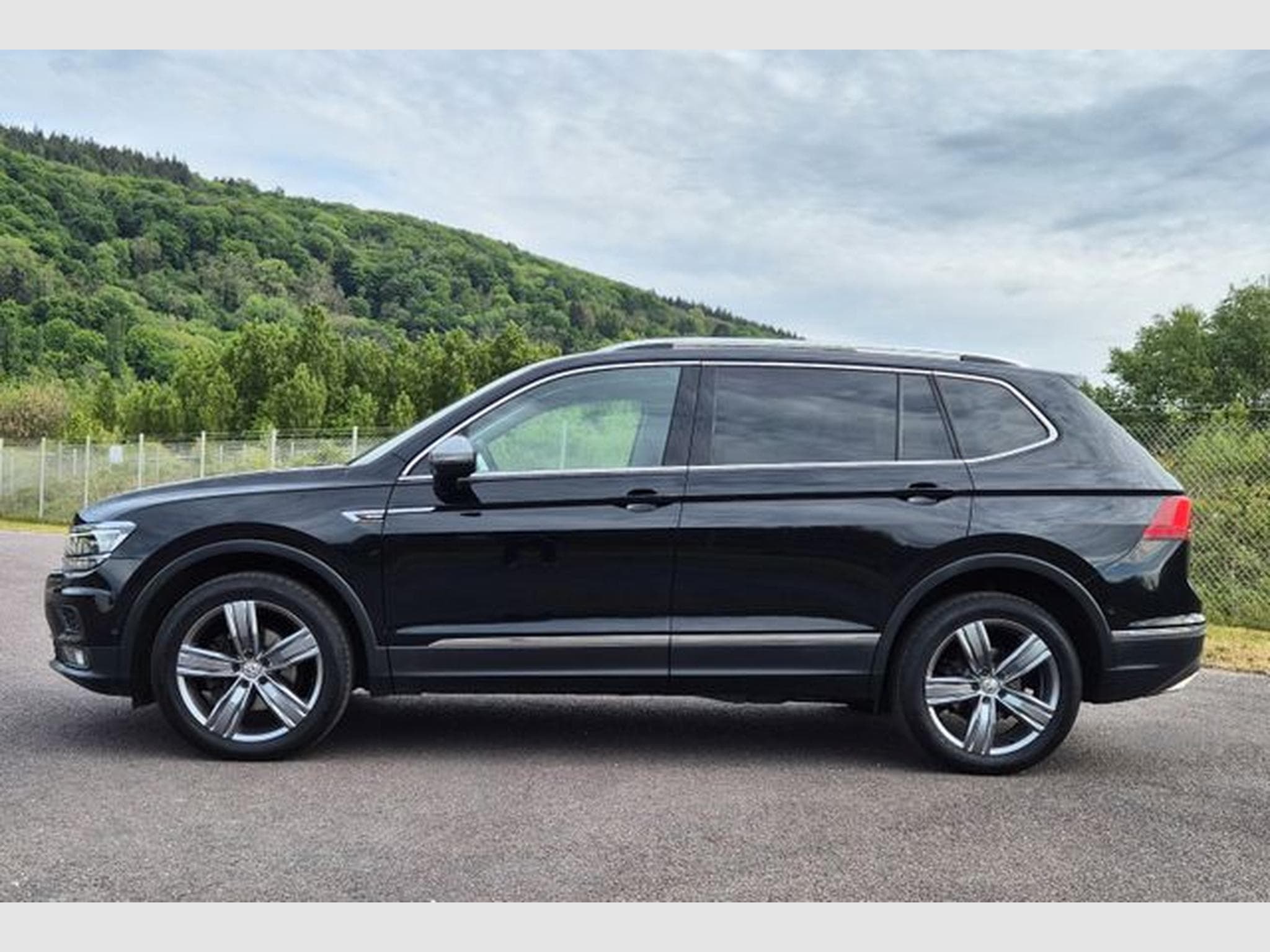 VW Tiguan Tiguan Allspace 2.0 TDI Highline 4Motion DSG (2018) - Foto 2