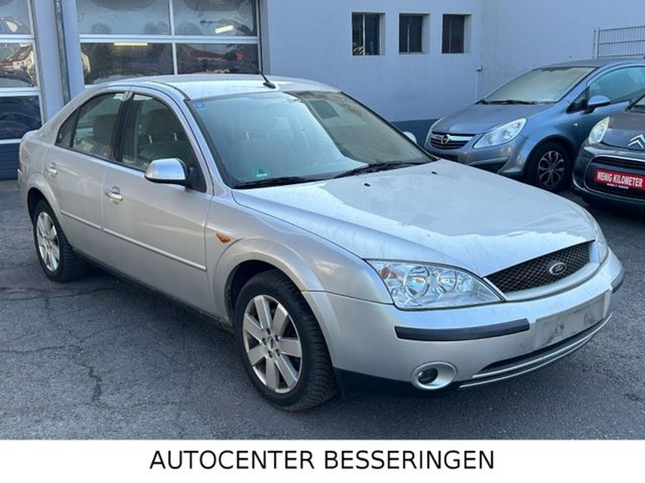 Ford Mondeo Mondeo Ghia * KLIMA * SITZHEIZUNG * EURO 4 * (2002) - Foto 2