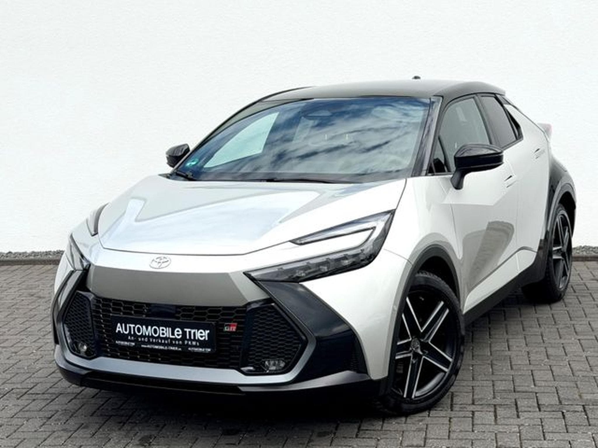 Toyota C-HR C-HR Hybrid Black&amp;White GR Sport /LED/ACC/PANO/ (2024) - Foto 1