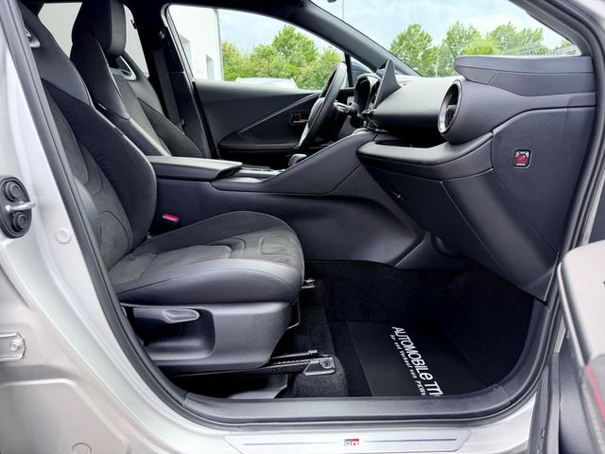 Toyota C-HR C-HR Hybrid Black&amp;White GR Sport /LED/ACC/PANO/ (2024) - Foto 13