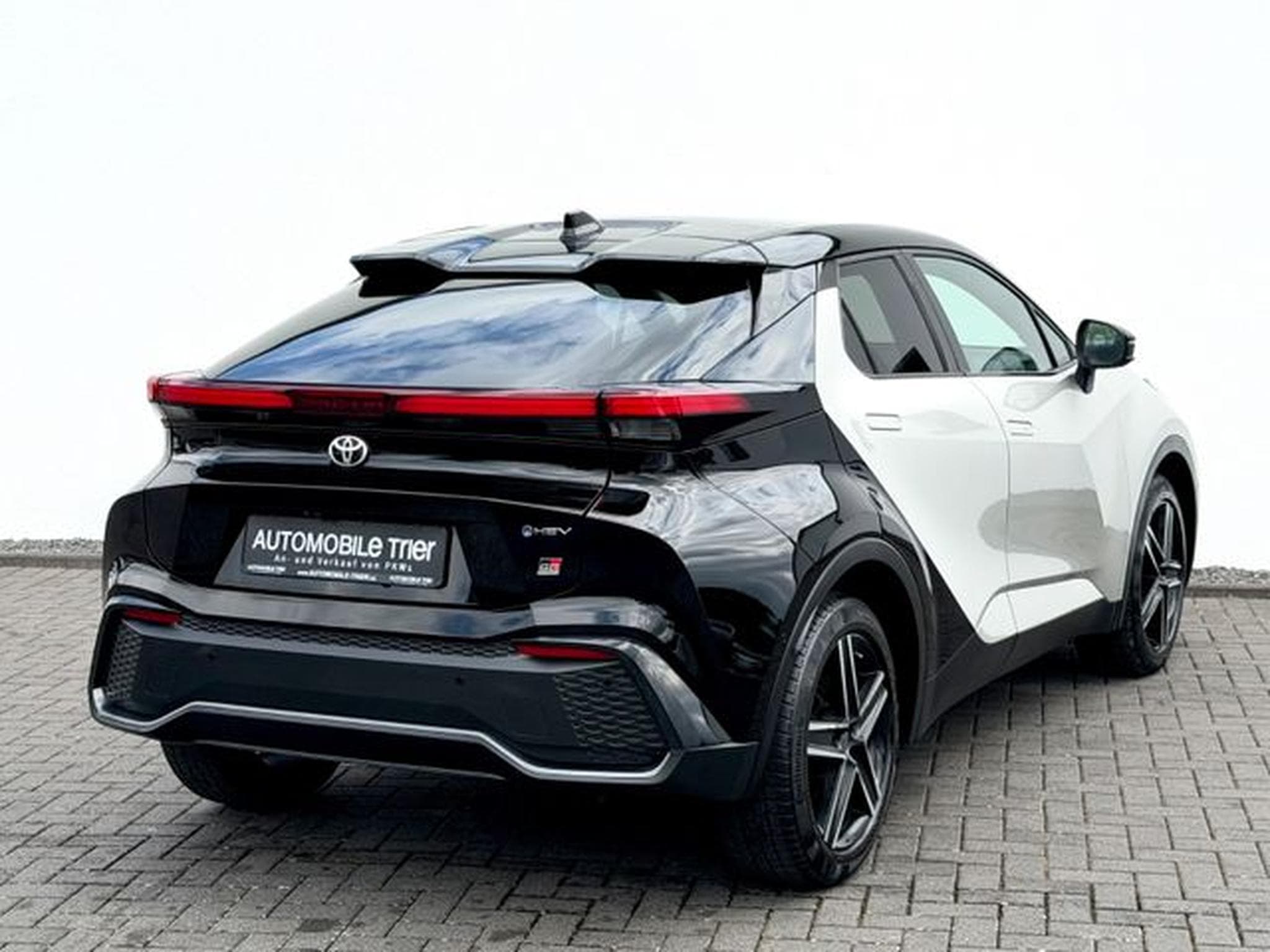 Toyota C-HR C-HR Hybrid Black&amp;White GR Sport /LED/ACC/PANO/ (2024) - Foto 5